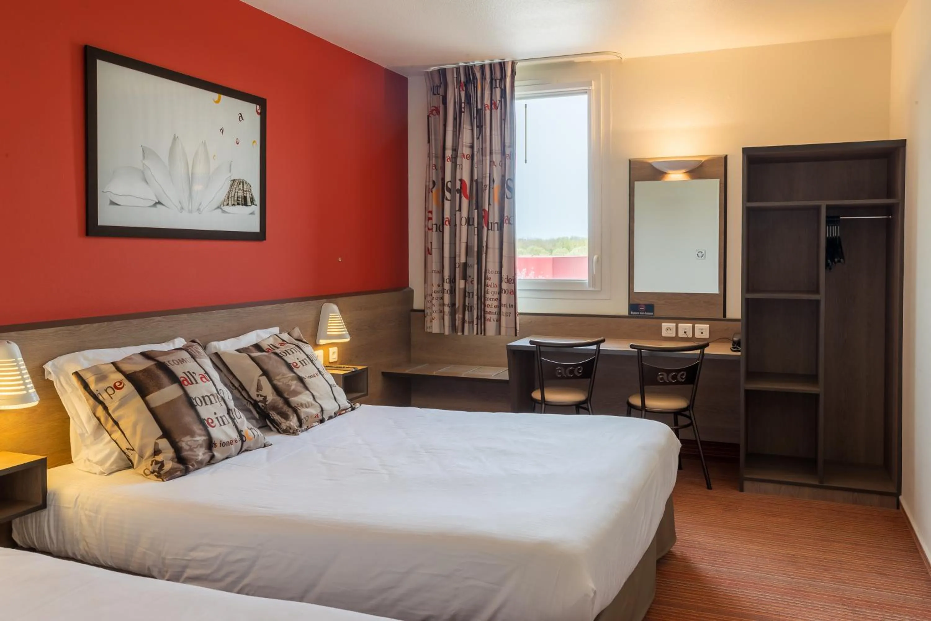 Photo of the whole room, Bed in Ace Hotel Annemasse Genève