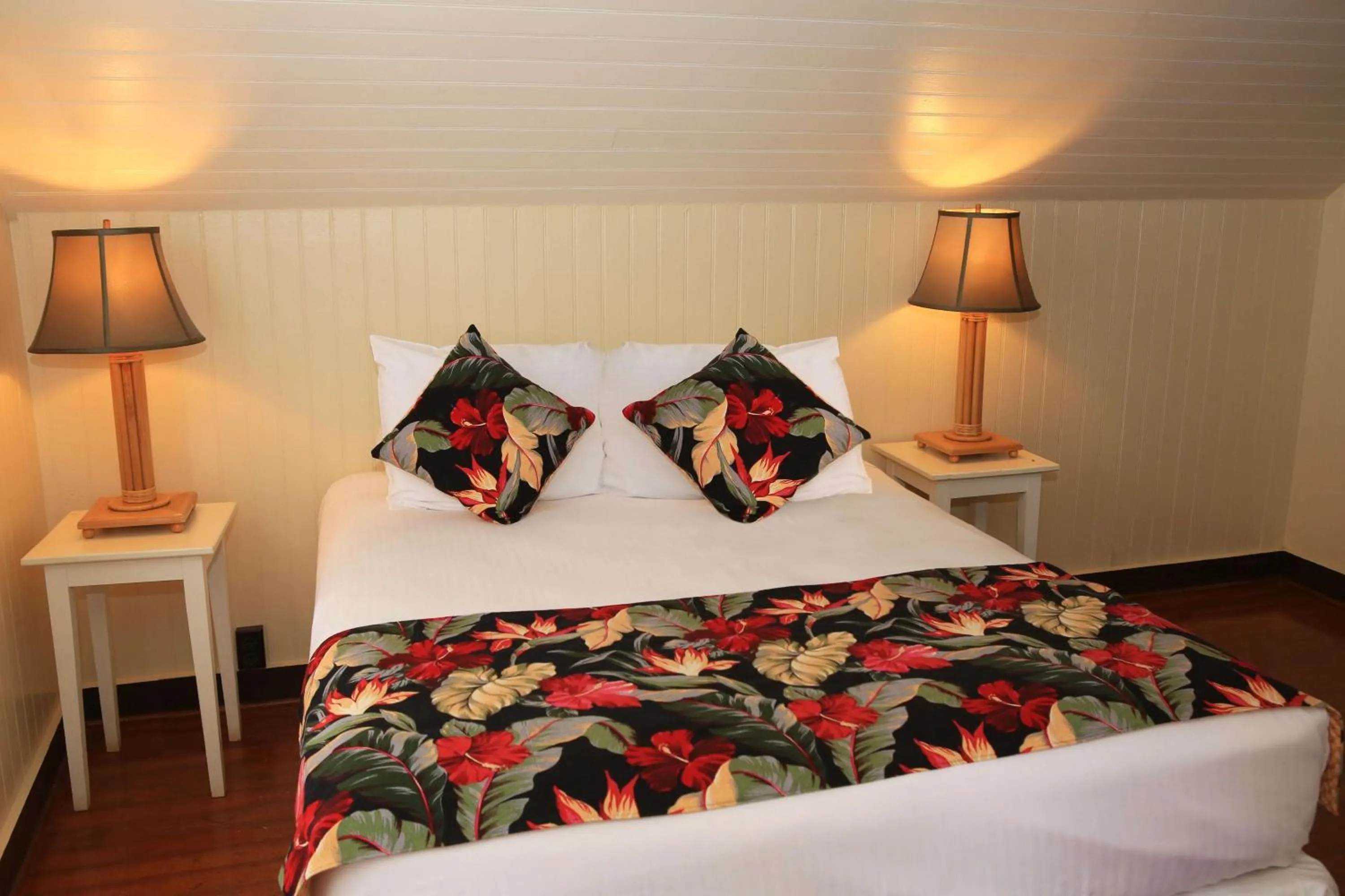 Bedroom, Bed in Waimea Plantation Cottages, a Coast Resort