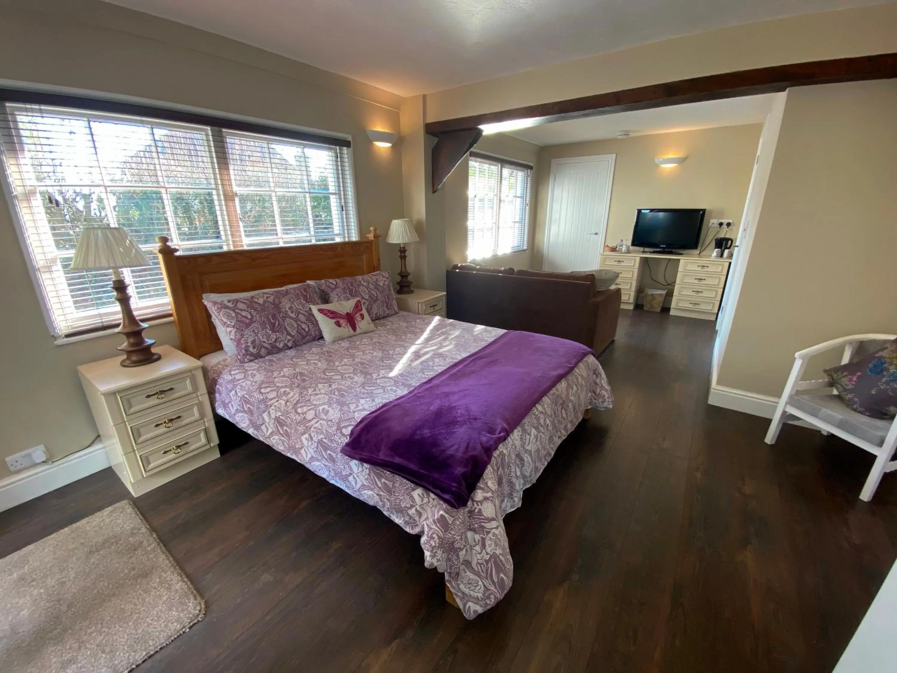 Bed in The Rose Cottage Inn