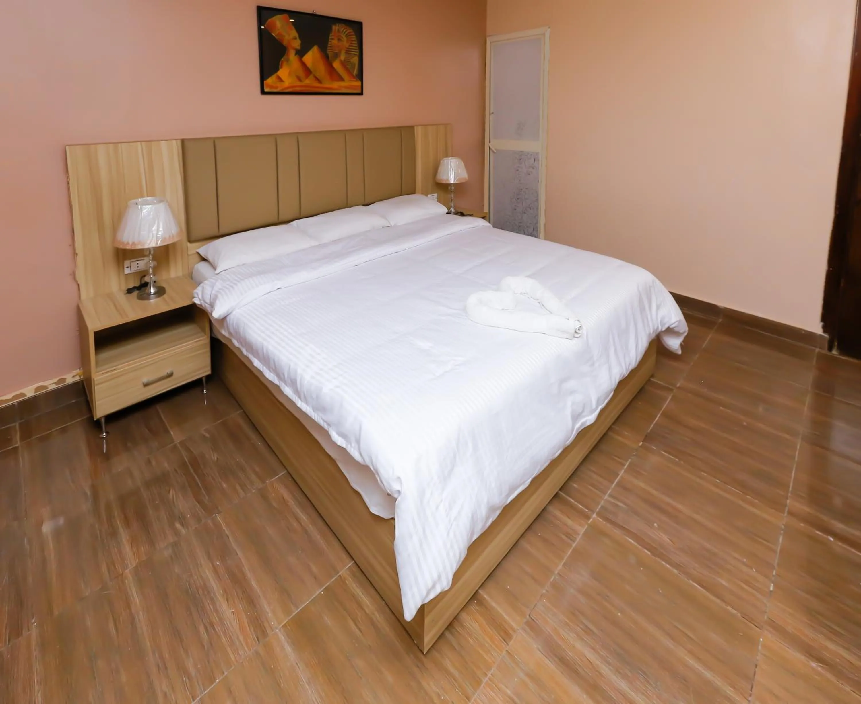 Bedroom, Bed in Makadi Pyramids View