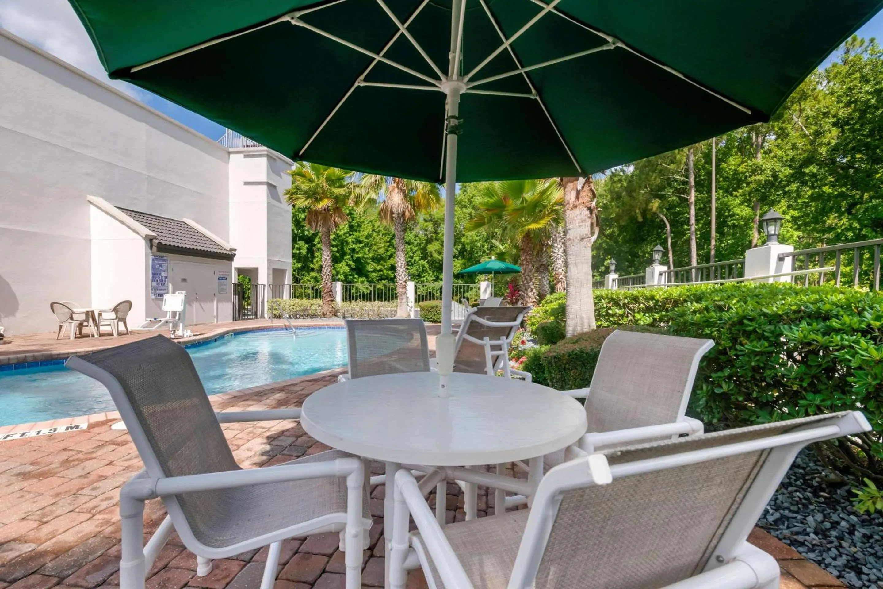 Swimming pool in Quality Inn St Augustine Outlet Mall