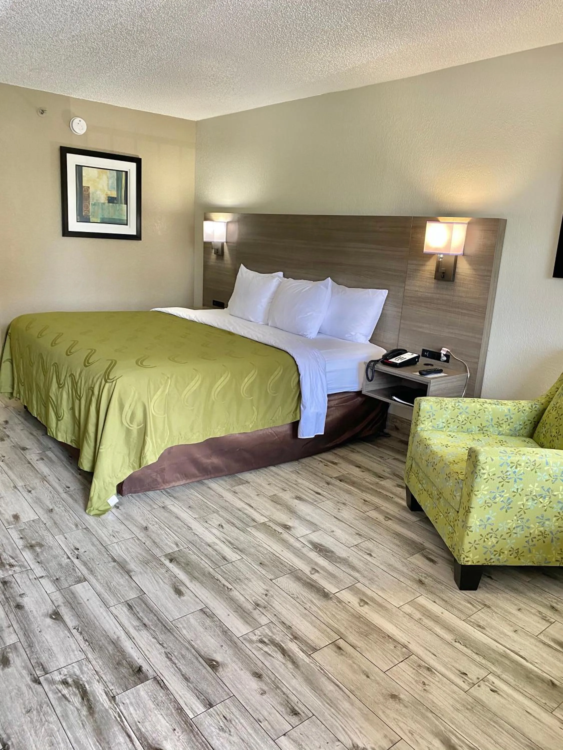 Property building, Bed in Quality Inn St Augustine Outlet Mall