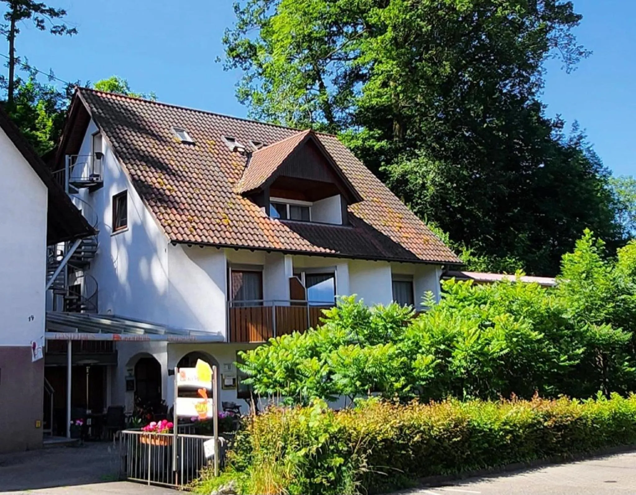 Property building in Gaestehaus Tagescafe Eckenfels