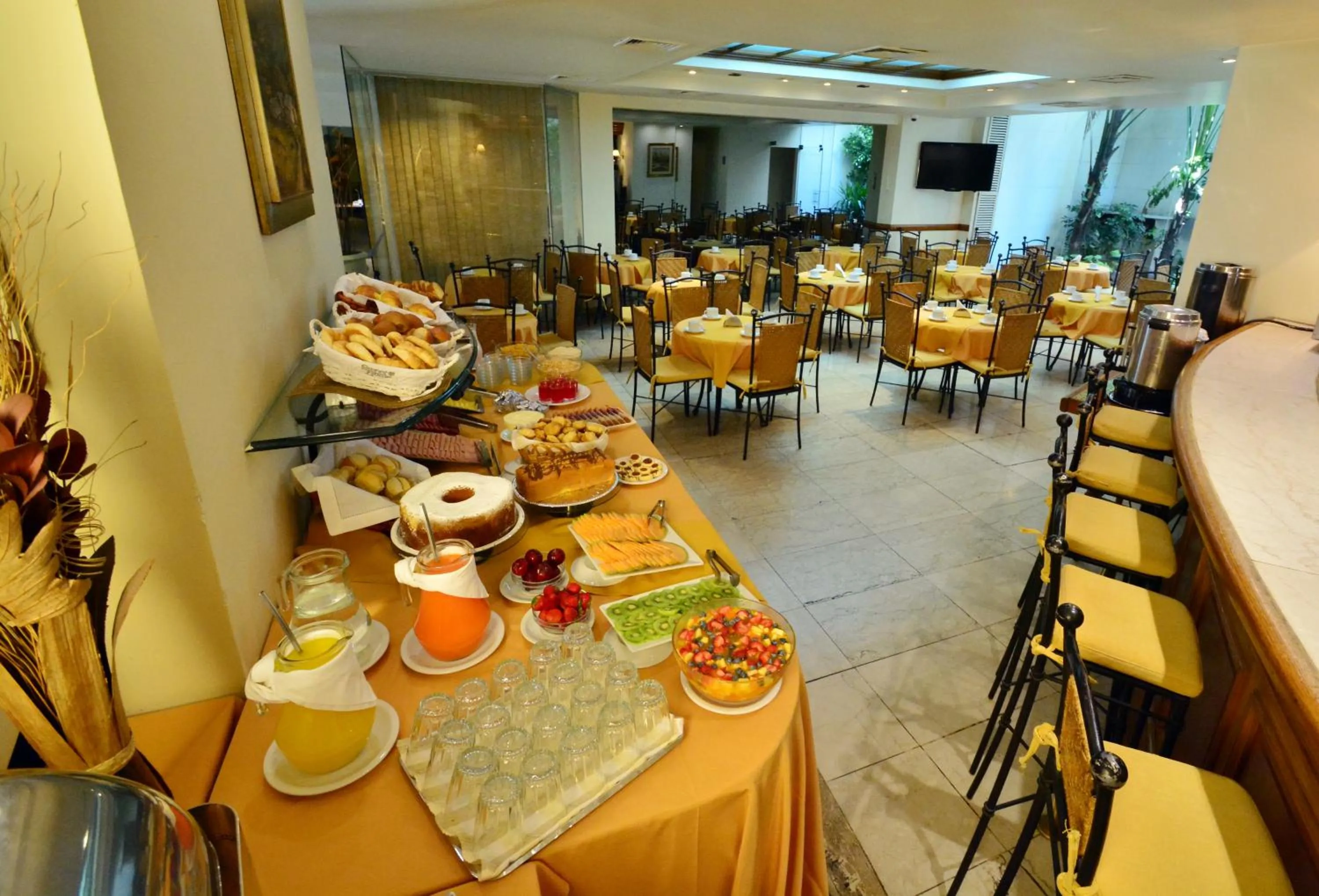 Food and drinks in Oxford Hotel