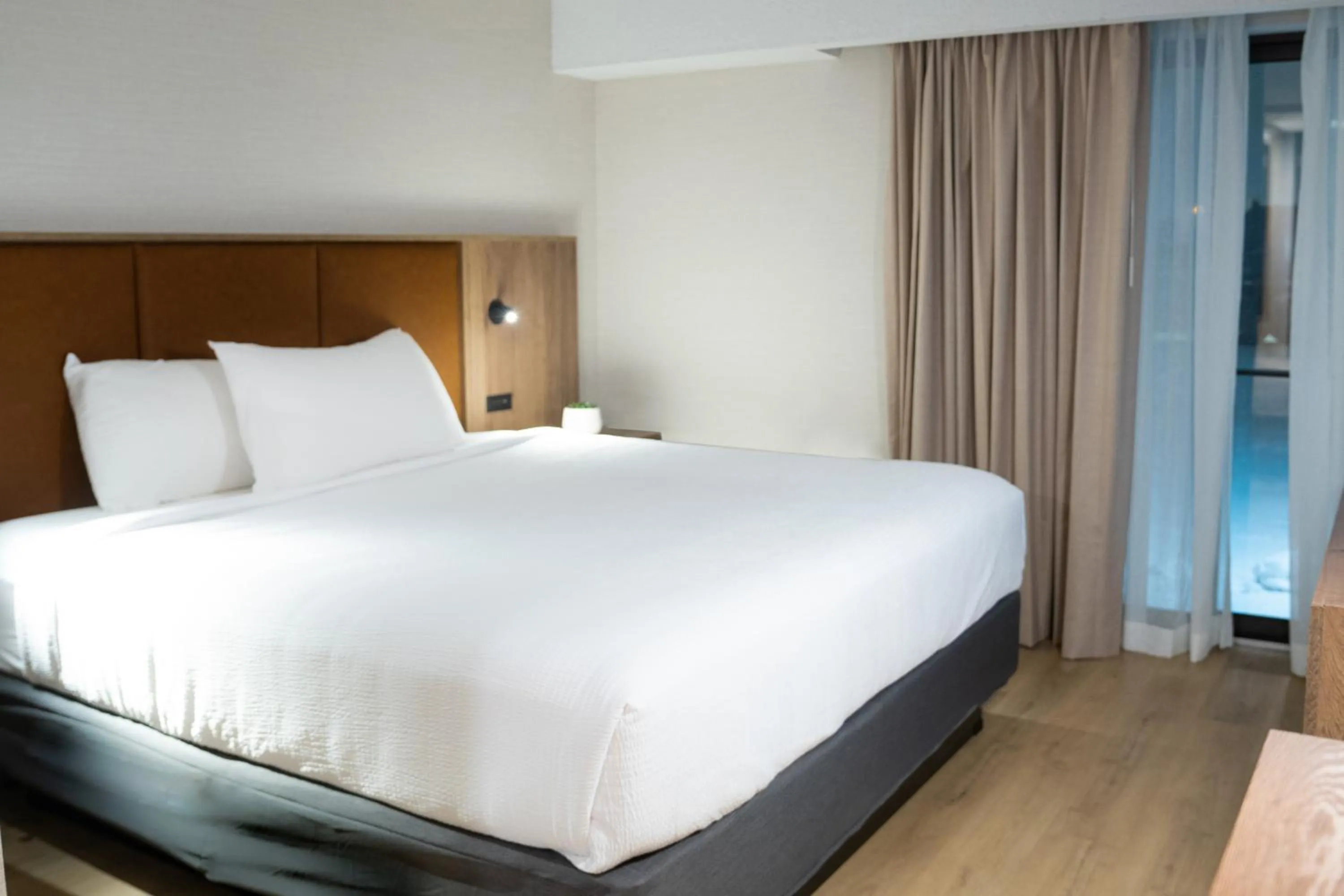 Bed in Valhalla Hotel & Conference Centre