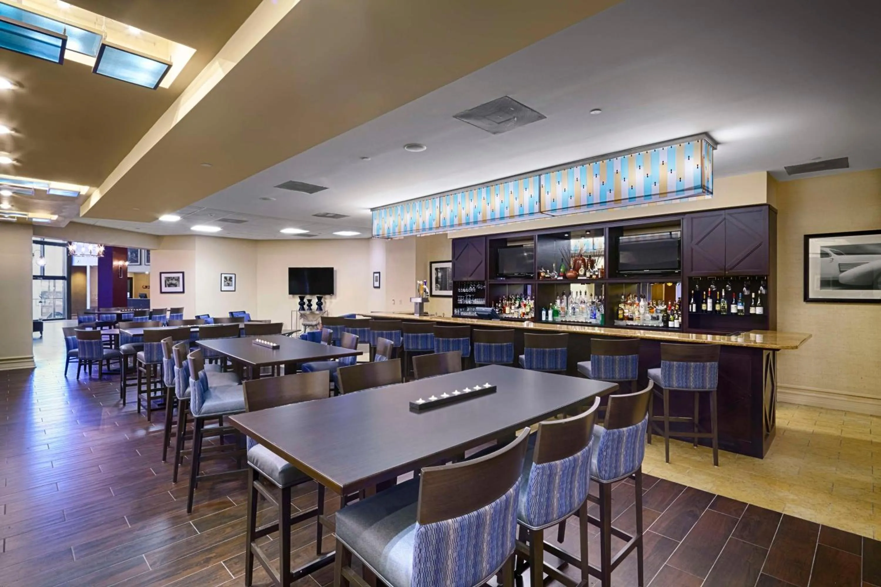 Lounge or bar in DoubleTree by Hilton Orlando Downtown