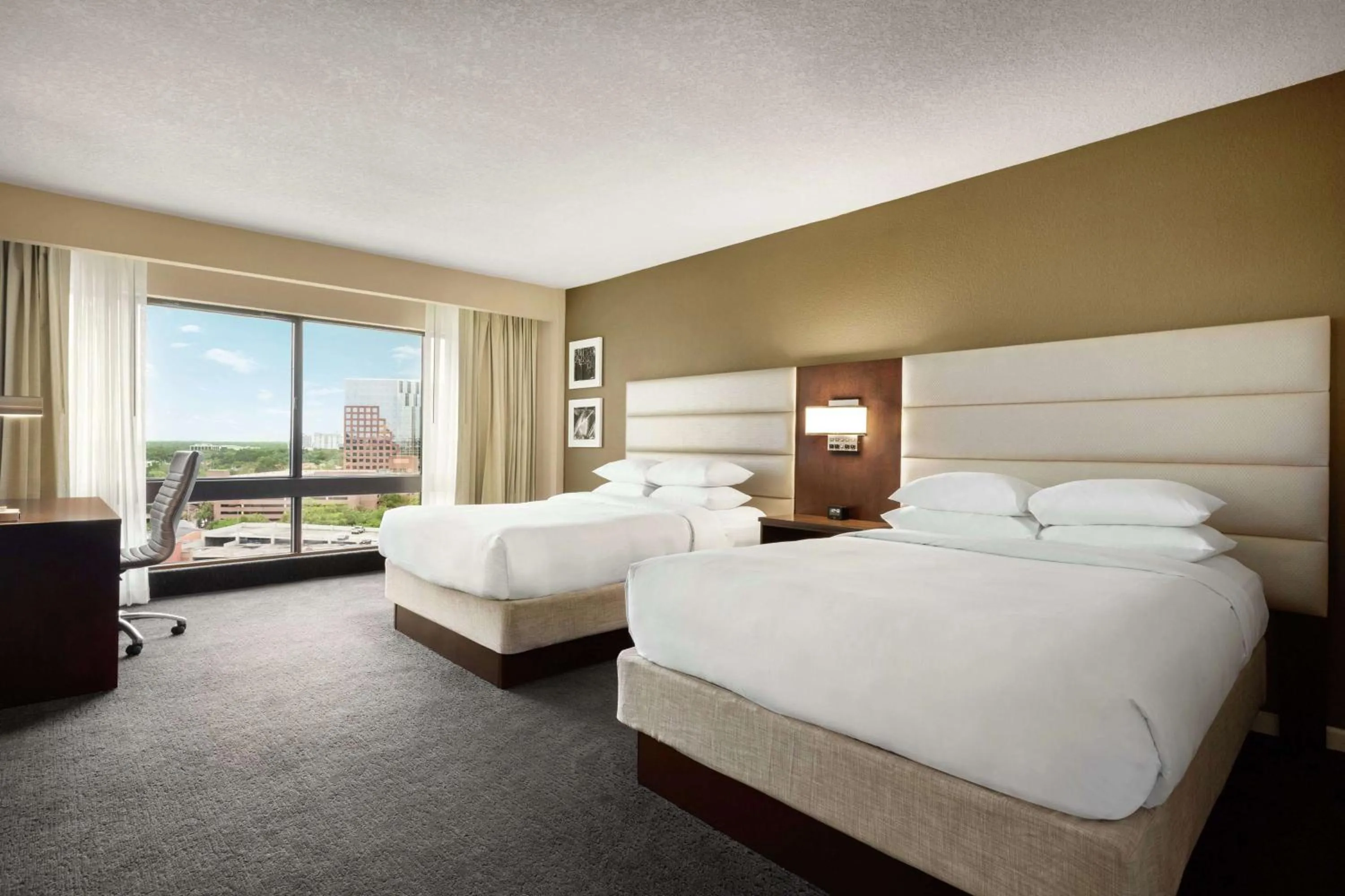 Bed in DoubleTree by Hilton Orlando Downtown