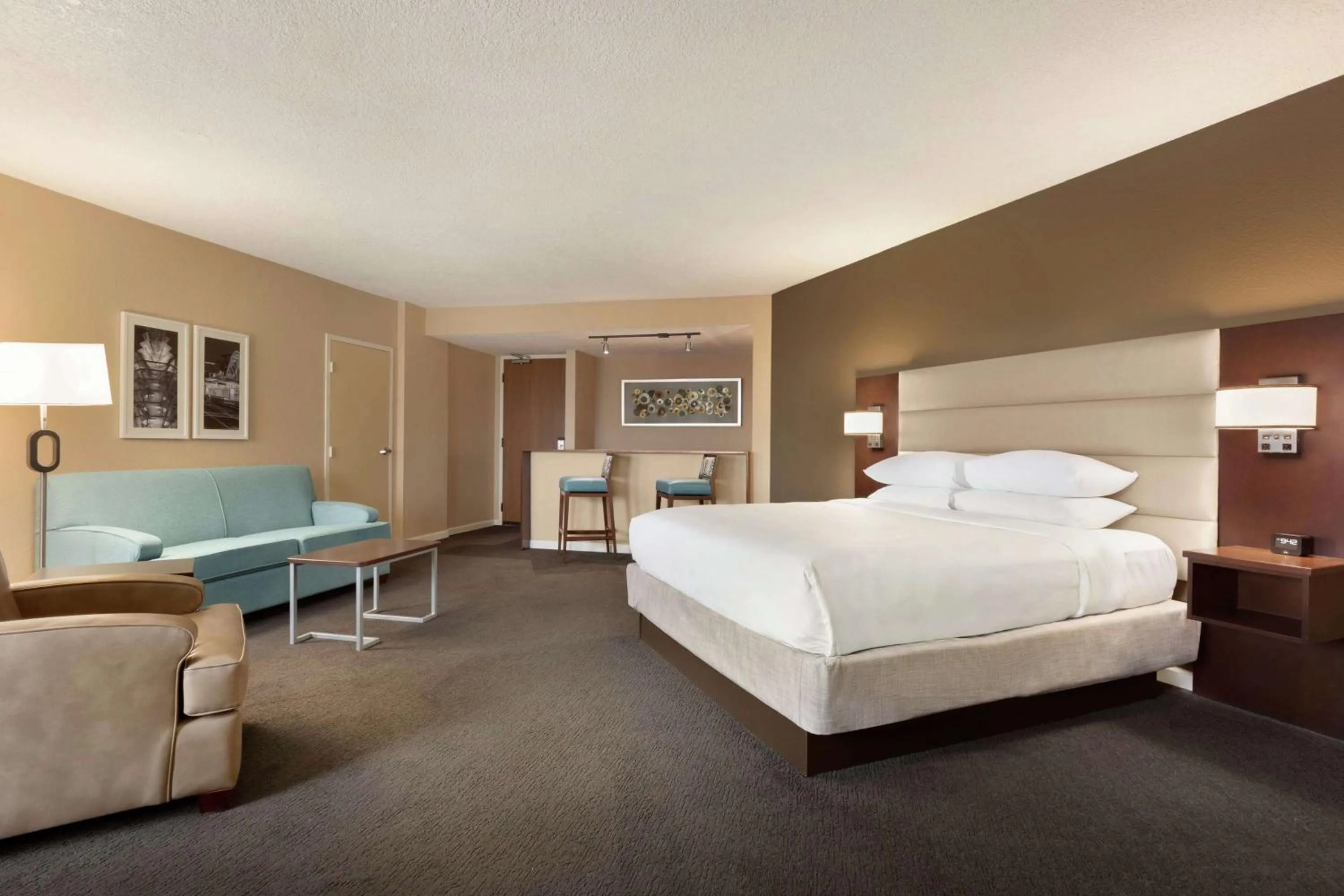 Photo of the whole room, Bed in DoubleTree by Hilton Orlando Downtown