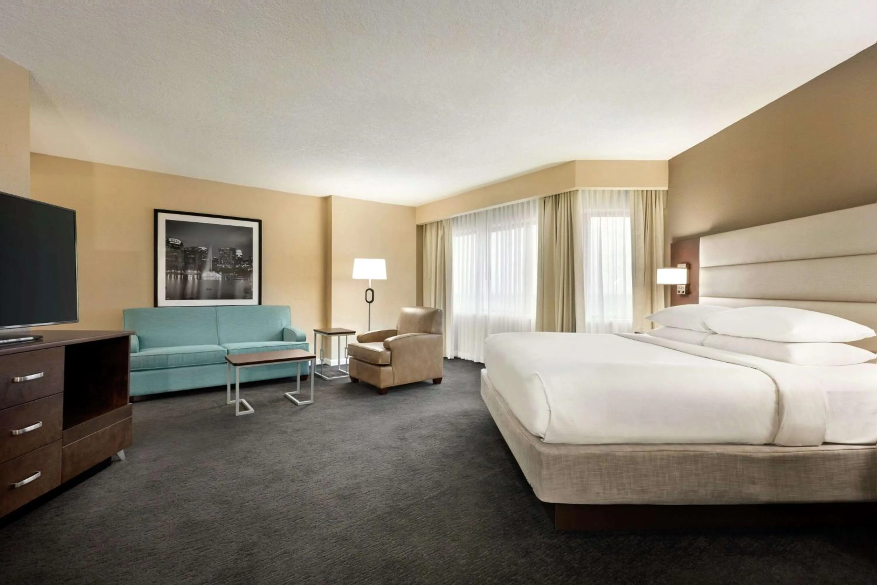 Photo of the whole room, Bed in DoubleTree by Hilton Orlando Downtown