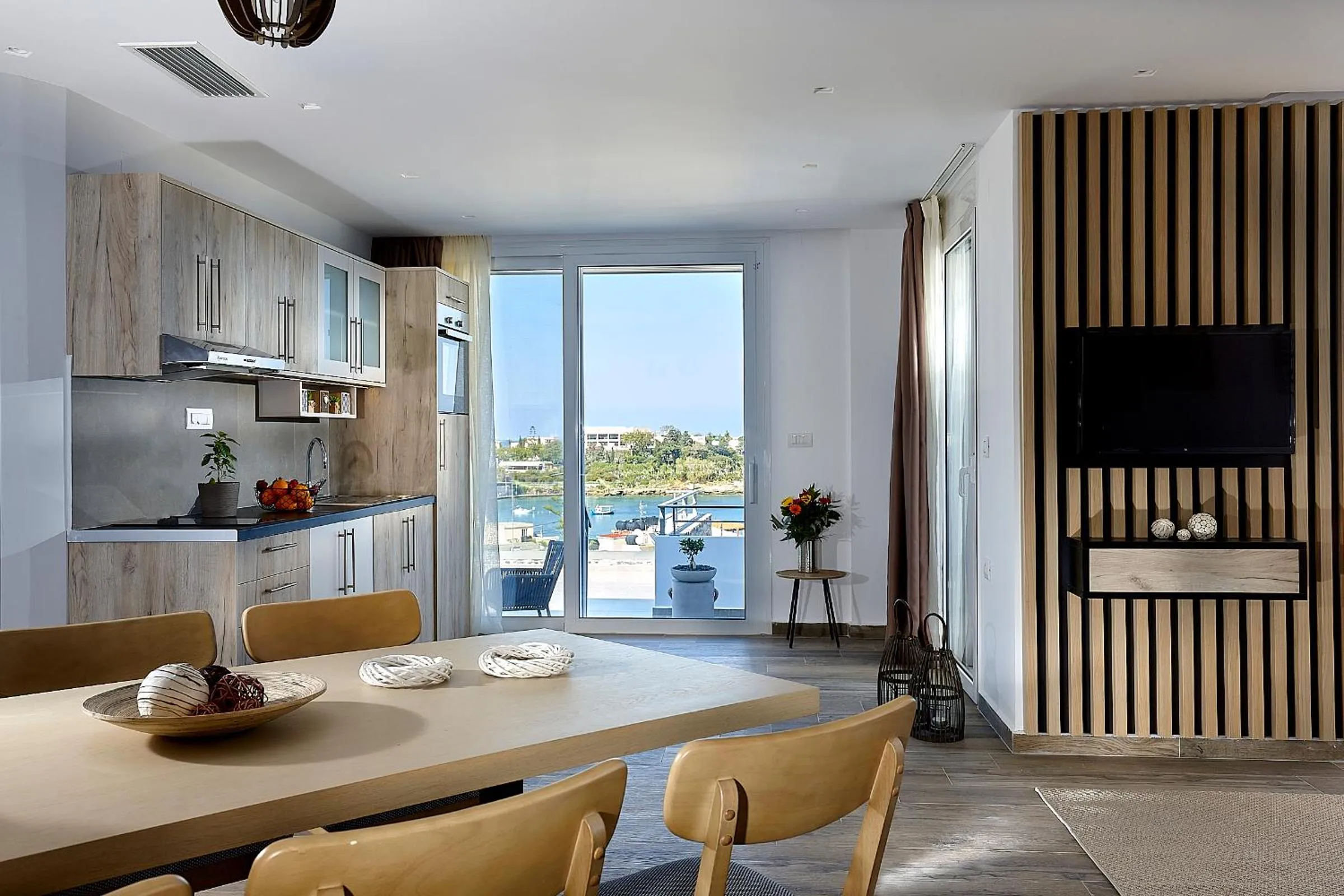 Dining area in Seascape Luxury Residences