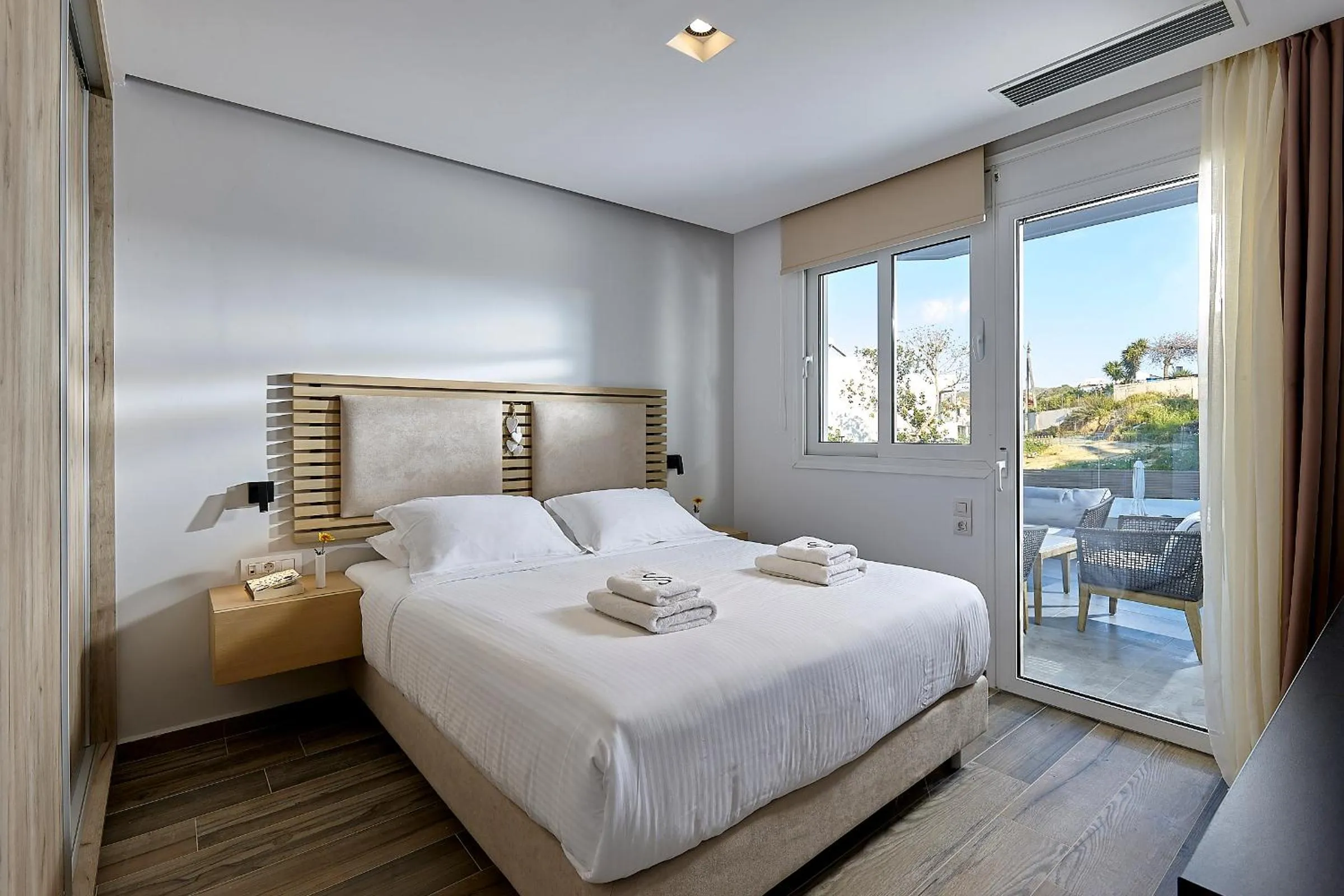 Bedroom, Bed in Seascape Luxury Residences