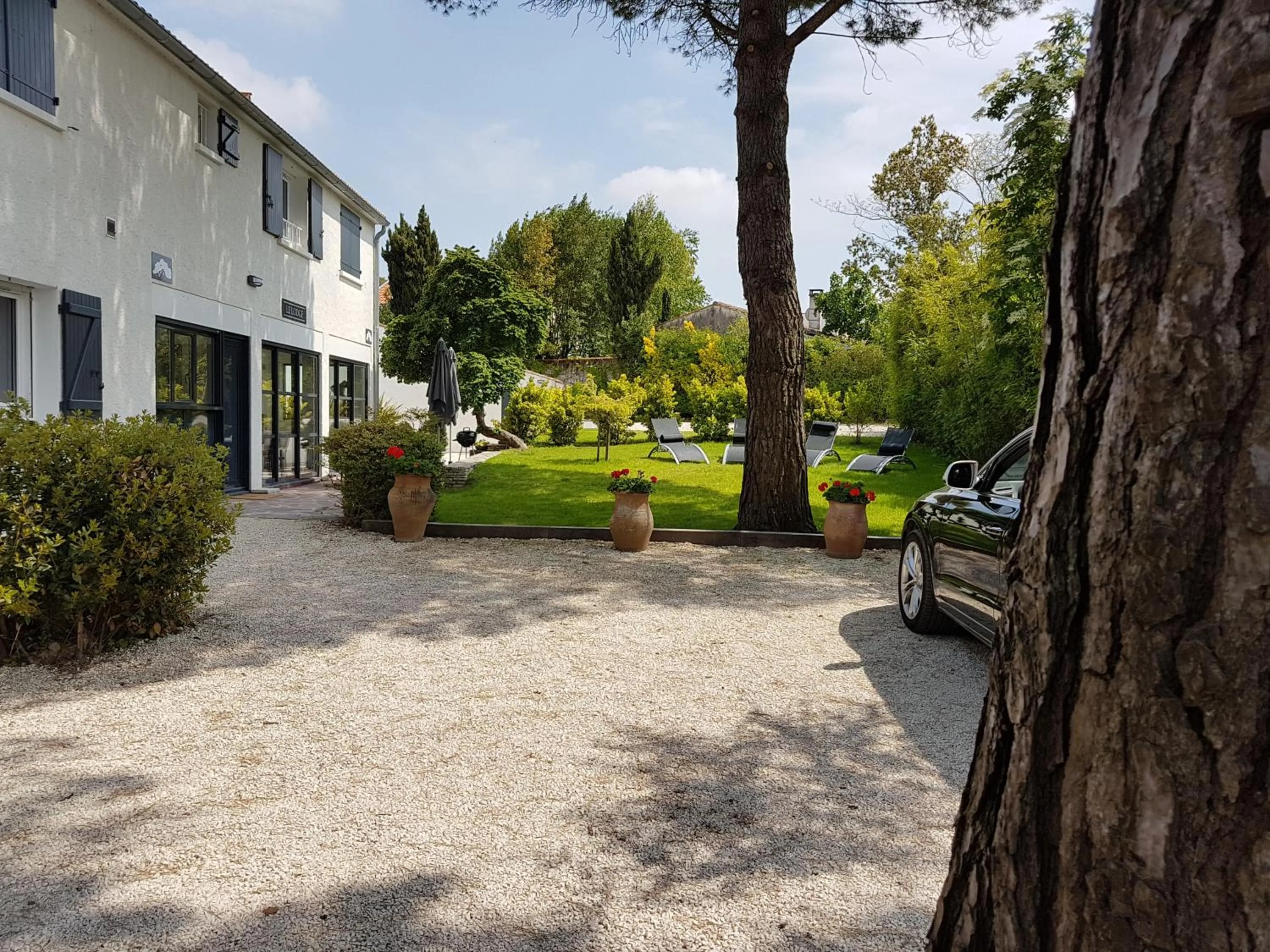Property building in Le lodge