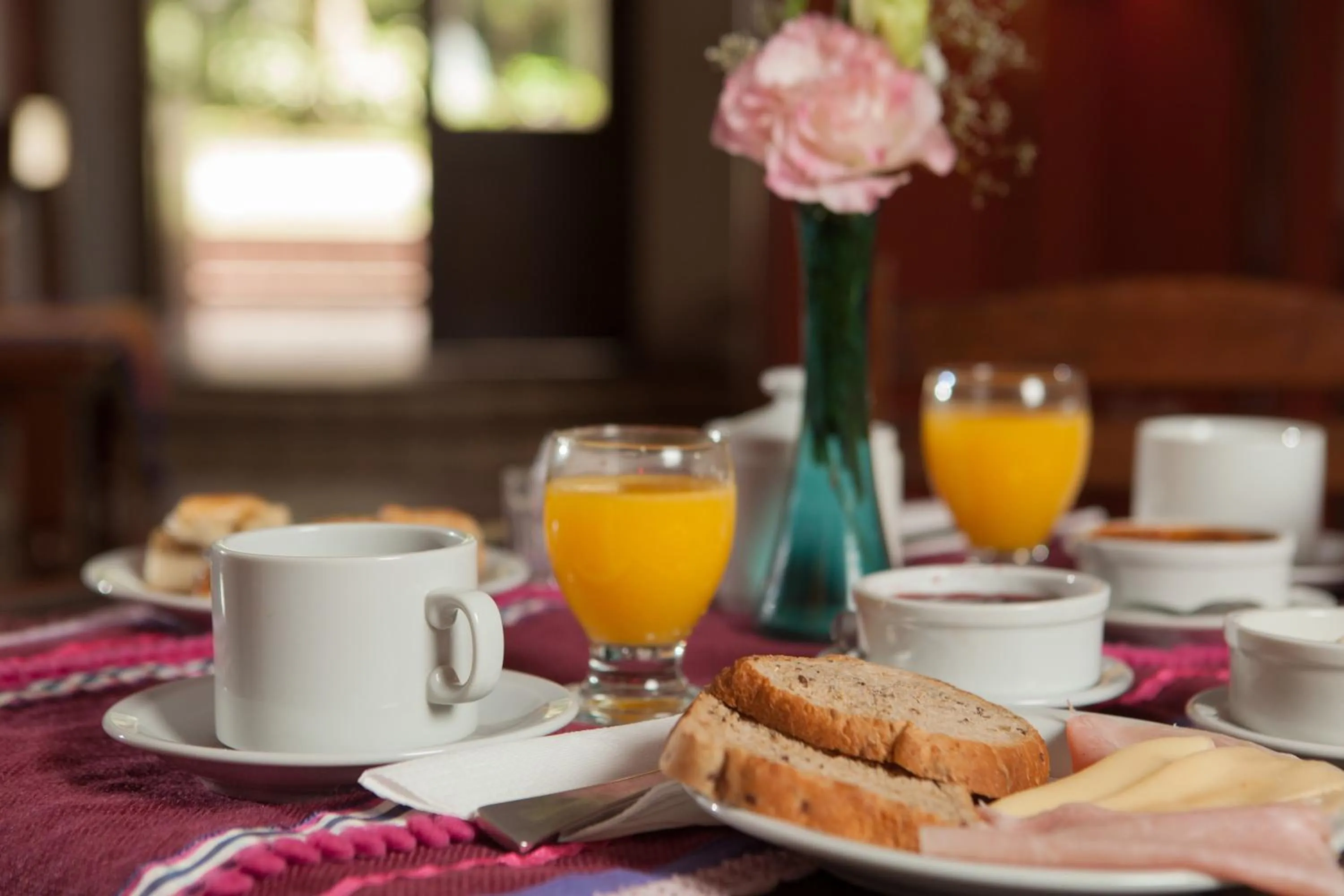 Restaurant/places to eat in Las Moras Hotel