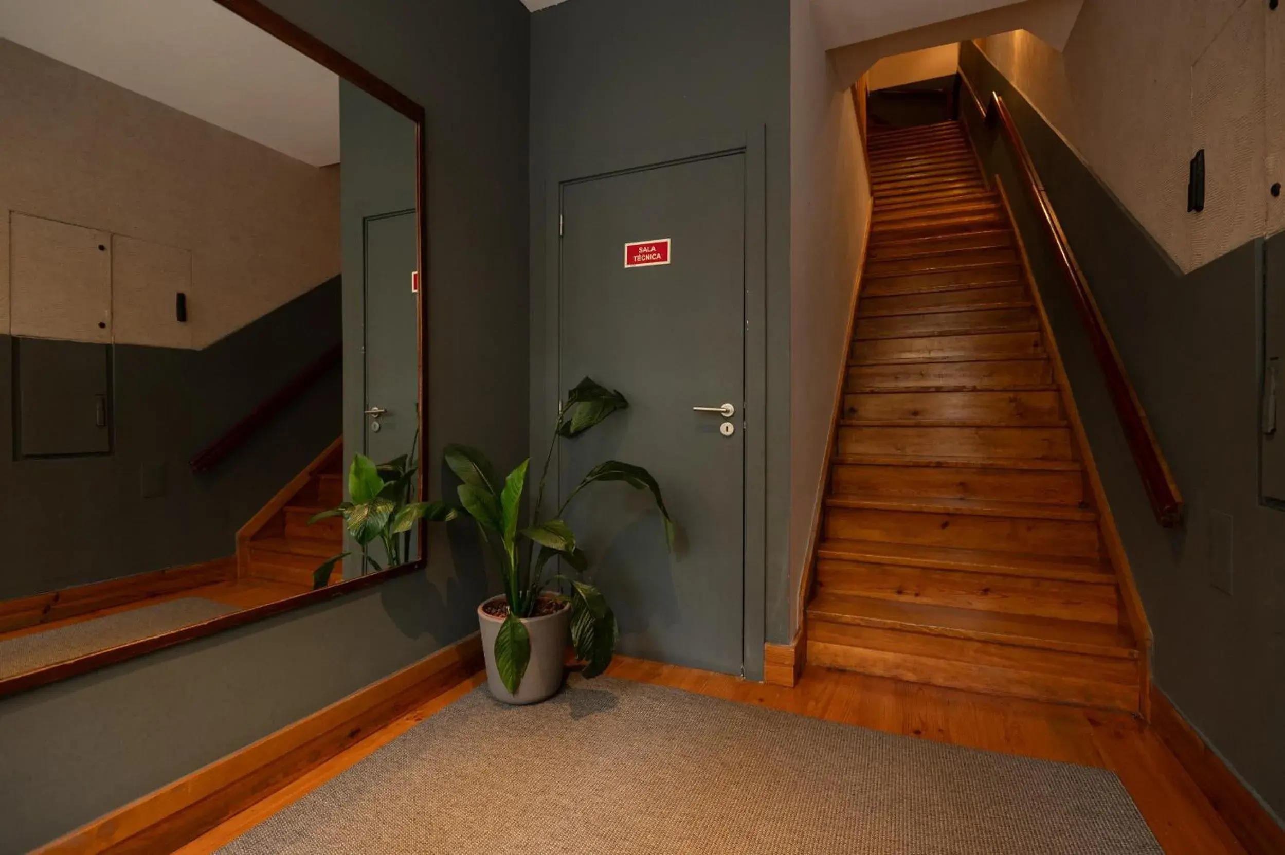 Small Double Room in Santa Catarina FLH Suites Small Double Room in Santa Catarina FLH Suites