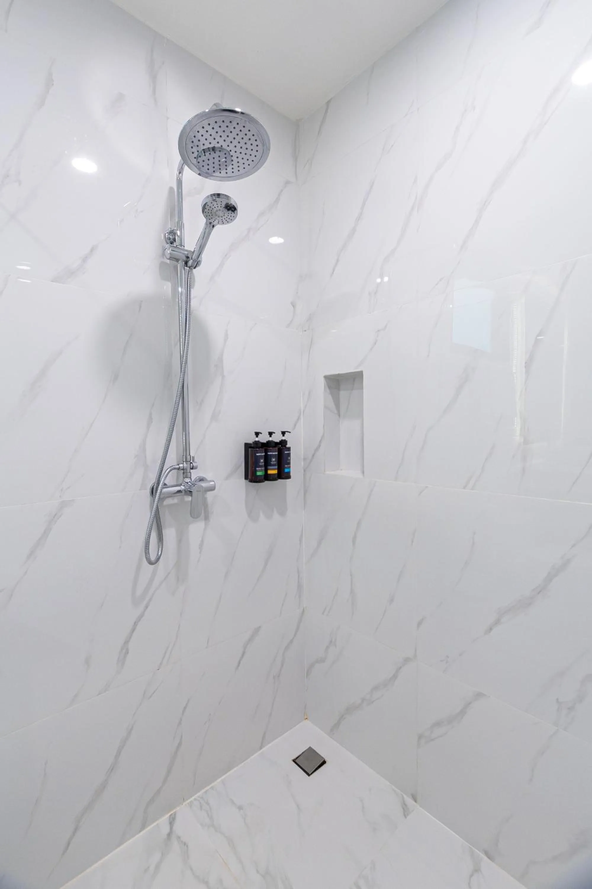 Bathroom in Three Trees Samui Resort - Sarocha Villa