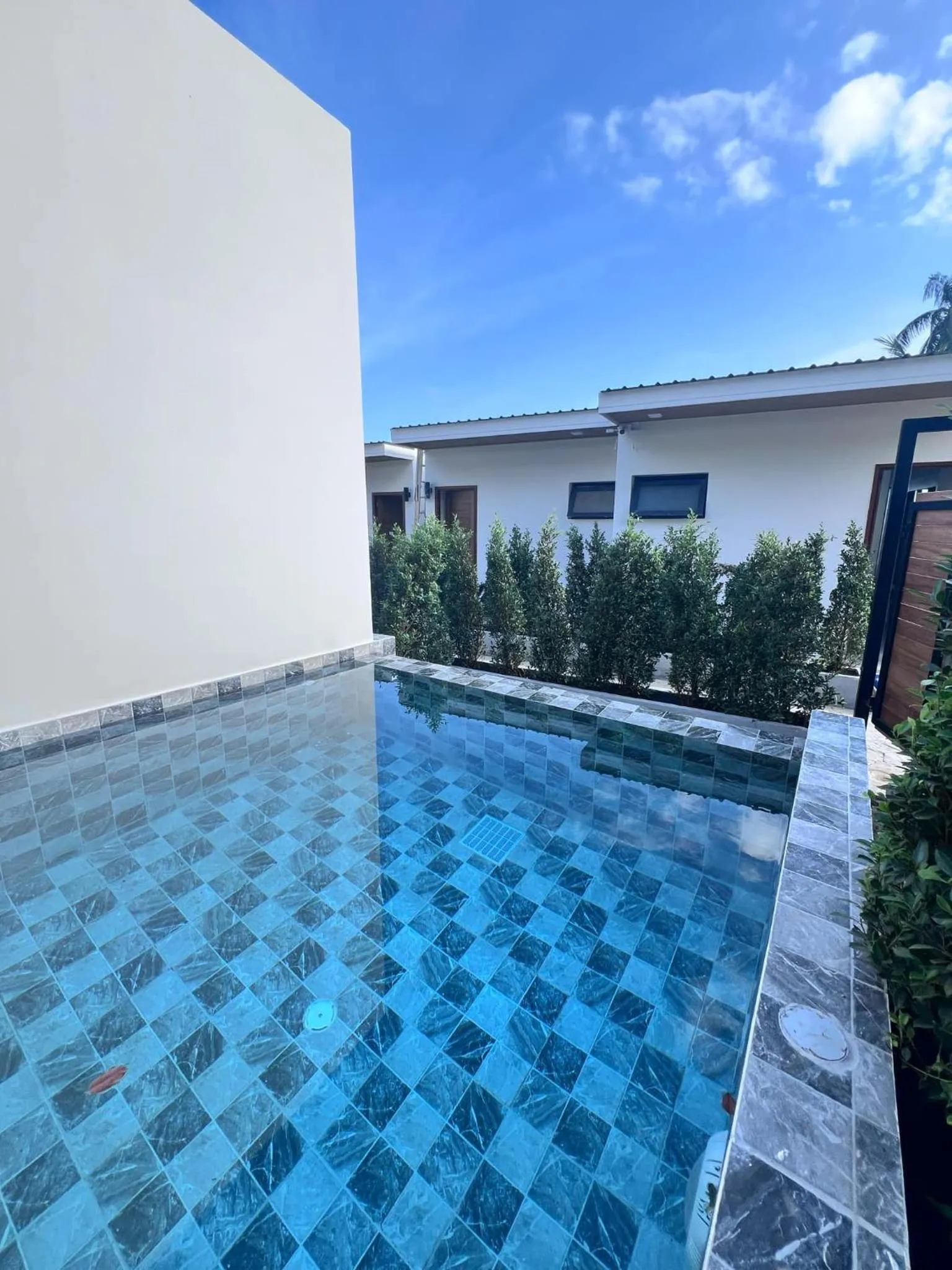 Swimming pool in Three Trees Samui Resort - Sarocha Villa