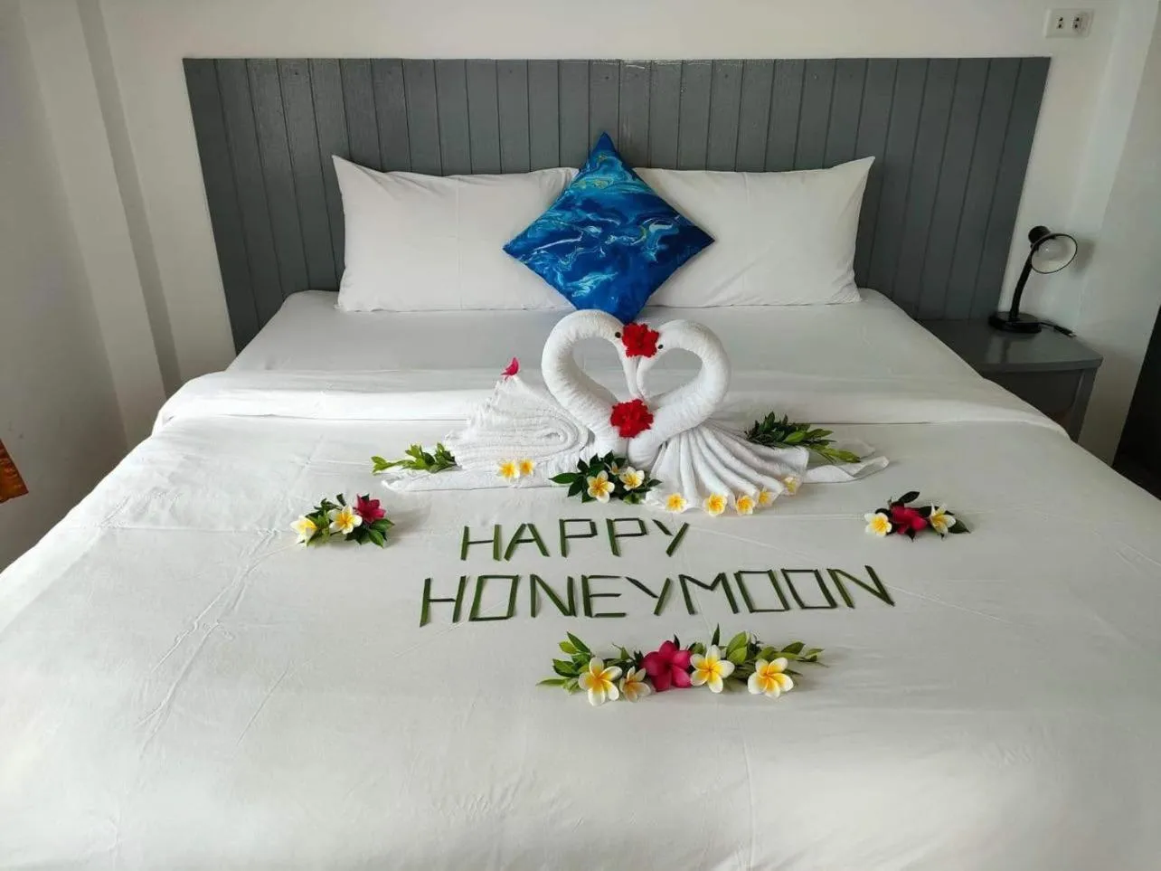 Bed in Three Trees Samui Resort - Sarocha Villa