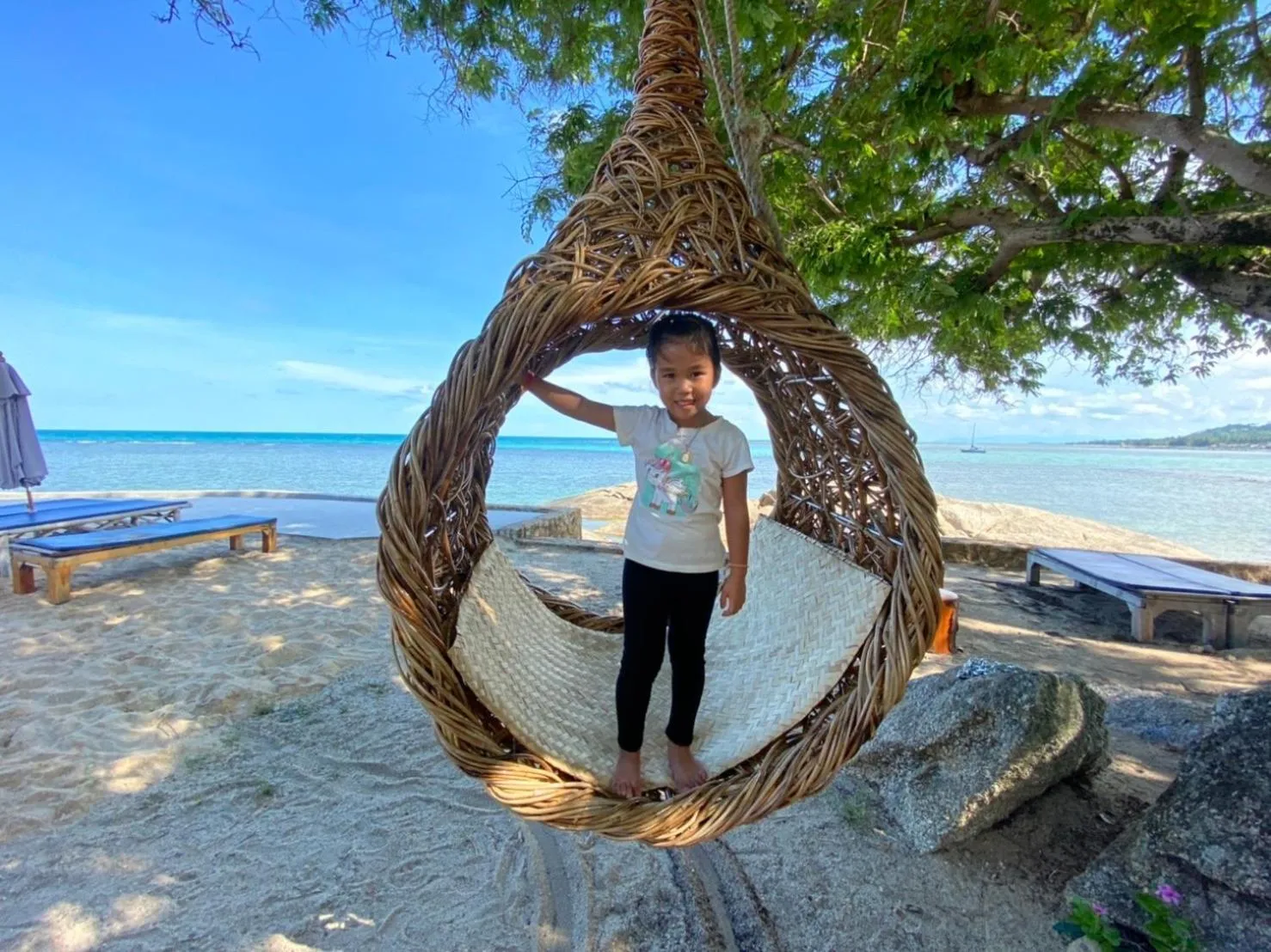 Beach in Three Trees Samui Resort - Sarocha Villa