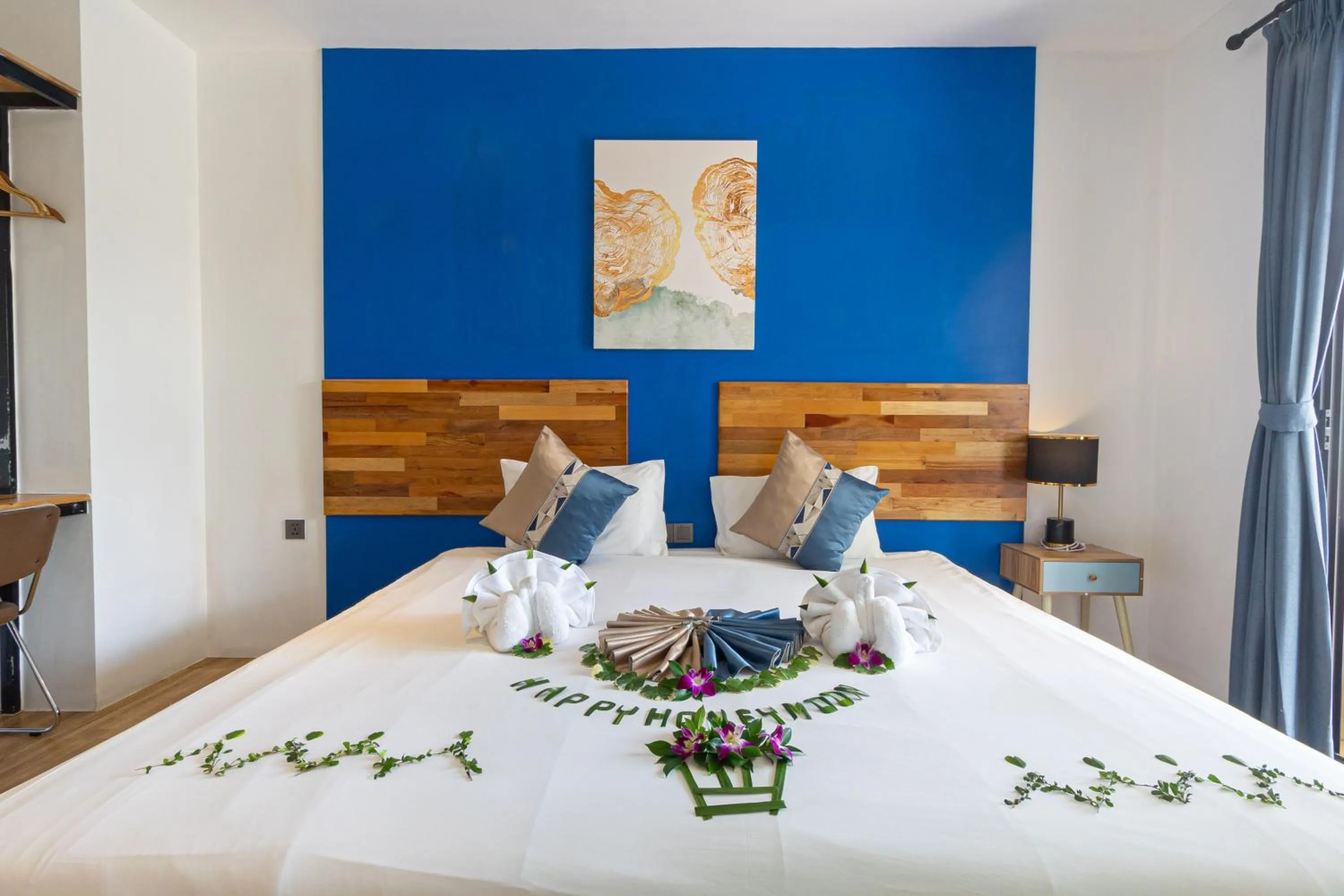 Bed in Three Trees Samui Resort - Sarocha Villa