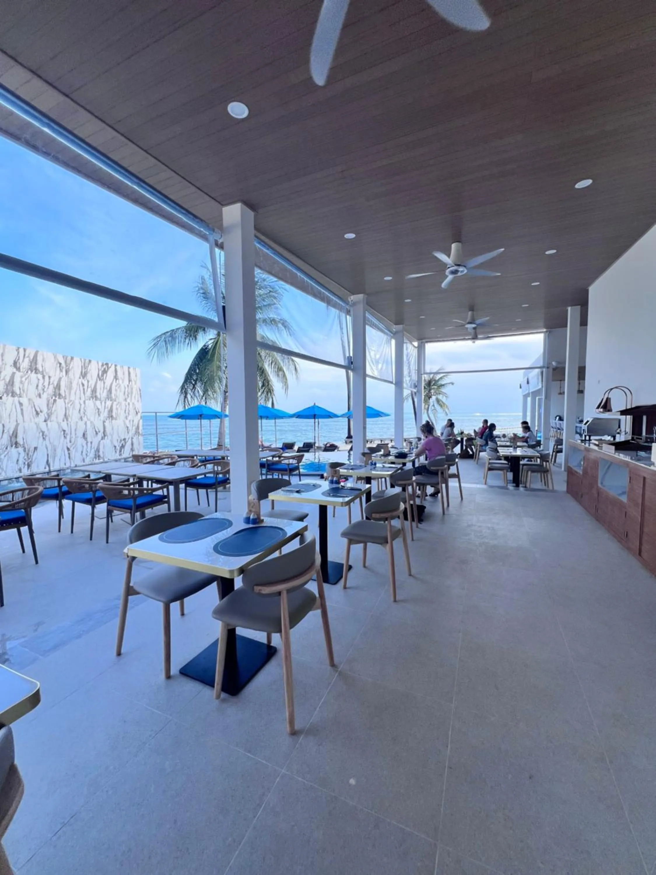 Restaurant/places to eat in Three Trees Samui Resort - Sarocha Villa