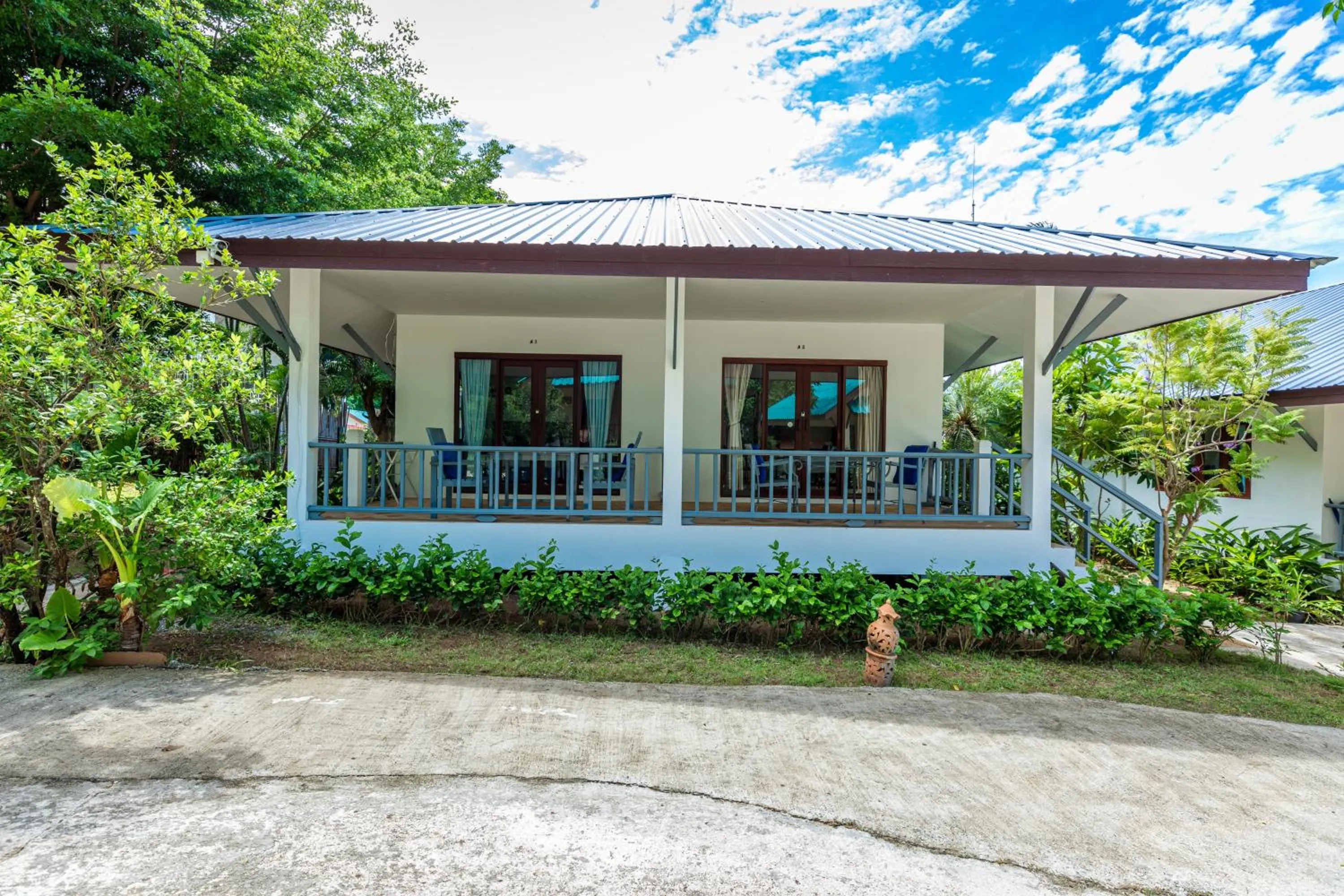 Property building in Three Trees Samui Resort - Sarocha Villa