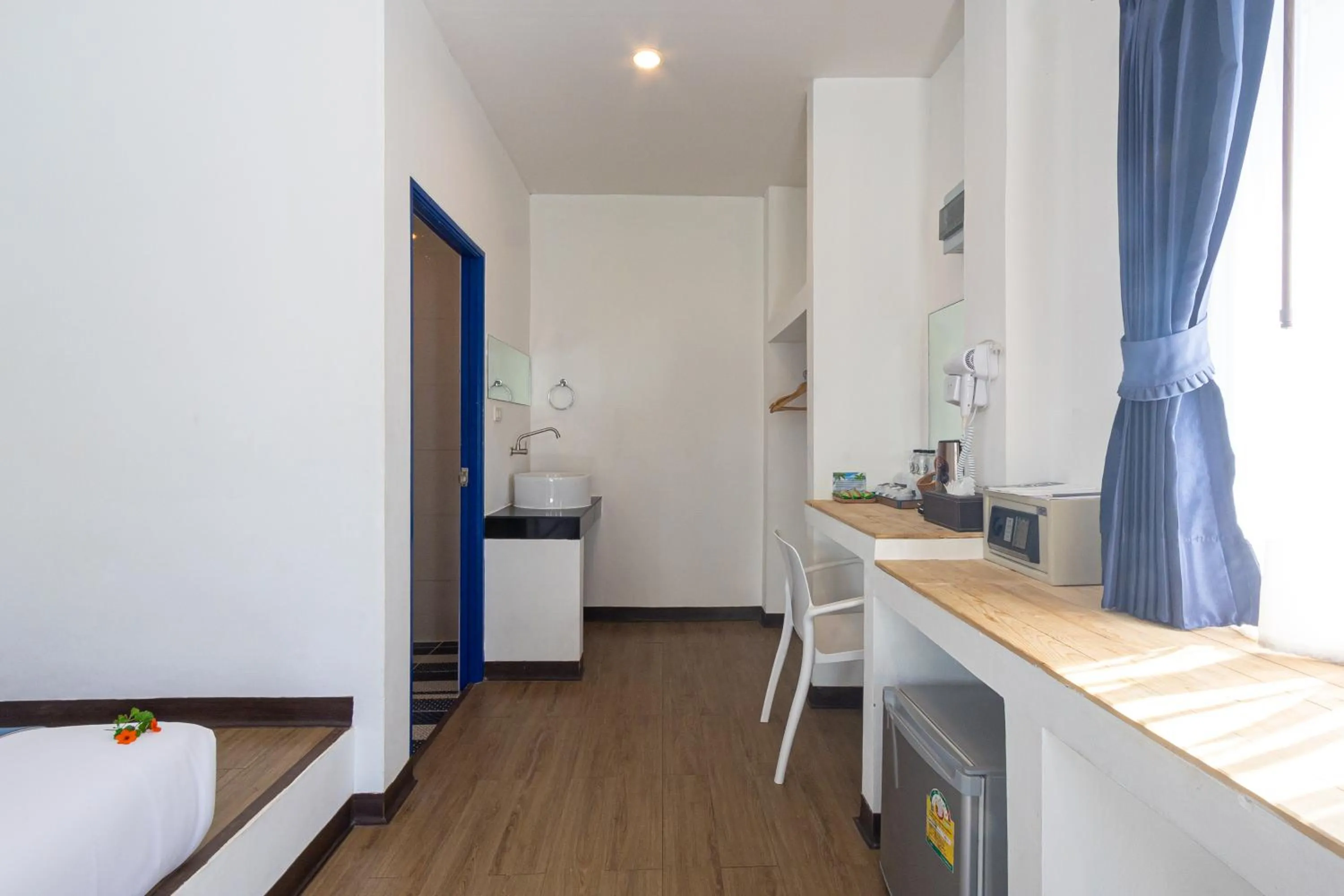 Photo of the whole room, Bed in Three Trees Samui Resort - Sarocha Villa