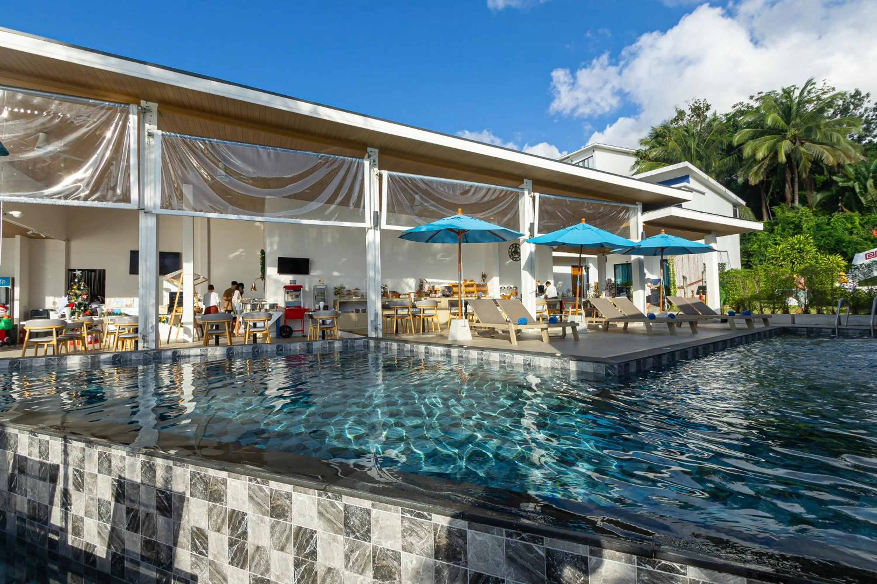 Restaurant/places to eat in Three Trees Samui Resort - Sarocha Villa