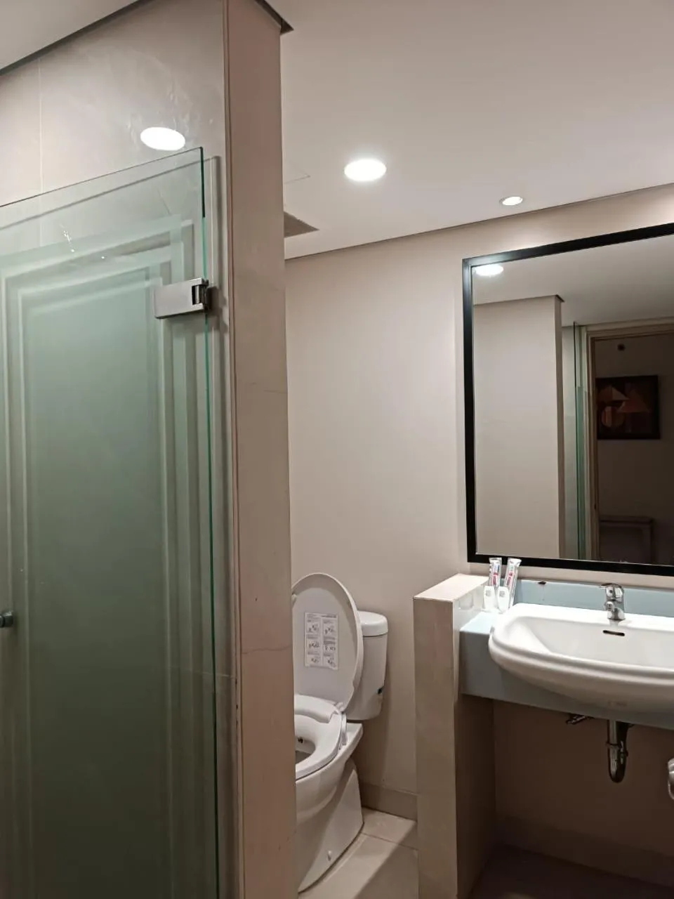 Grand Tropic Suites Hotel