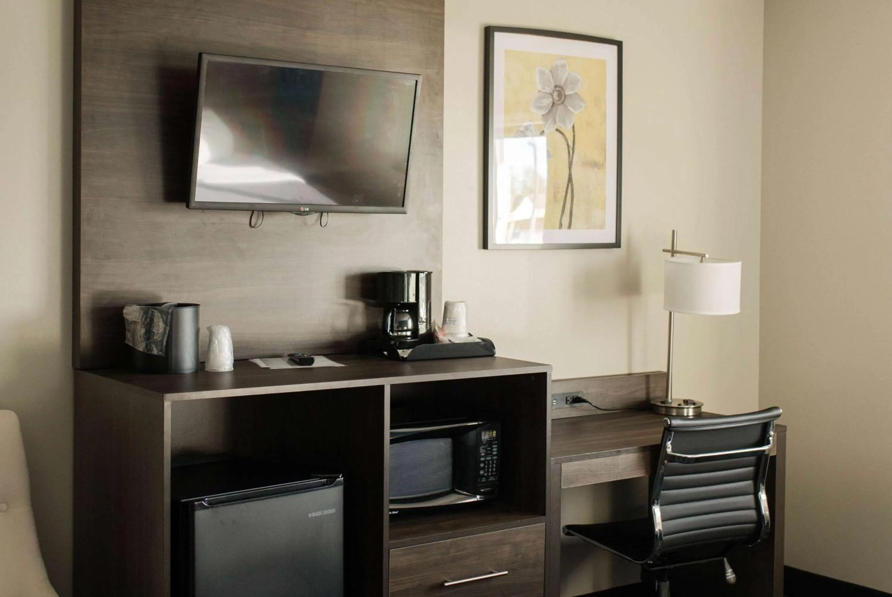 Photo of the whole room in Travelodge by Wyndham Escanaba