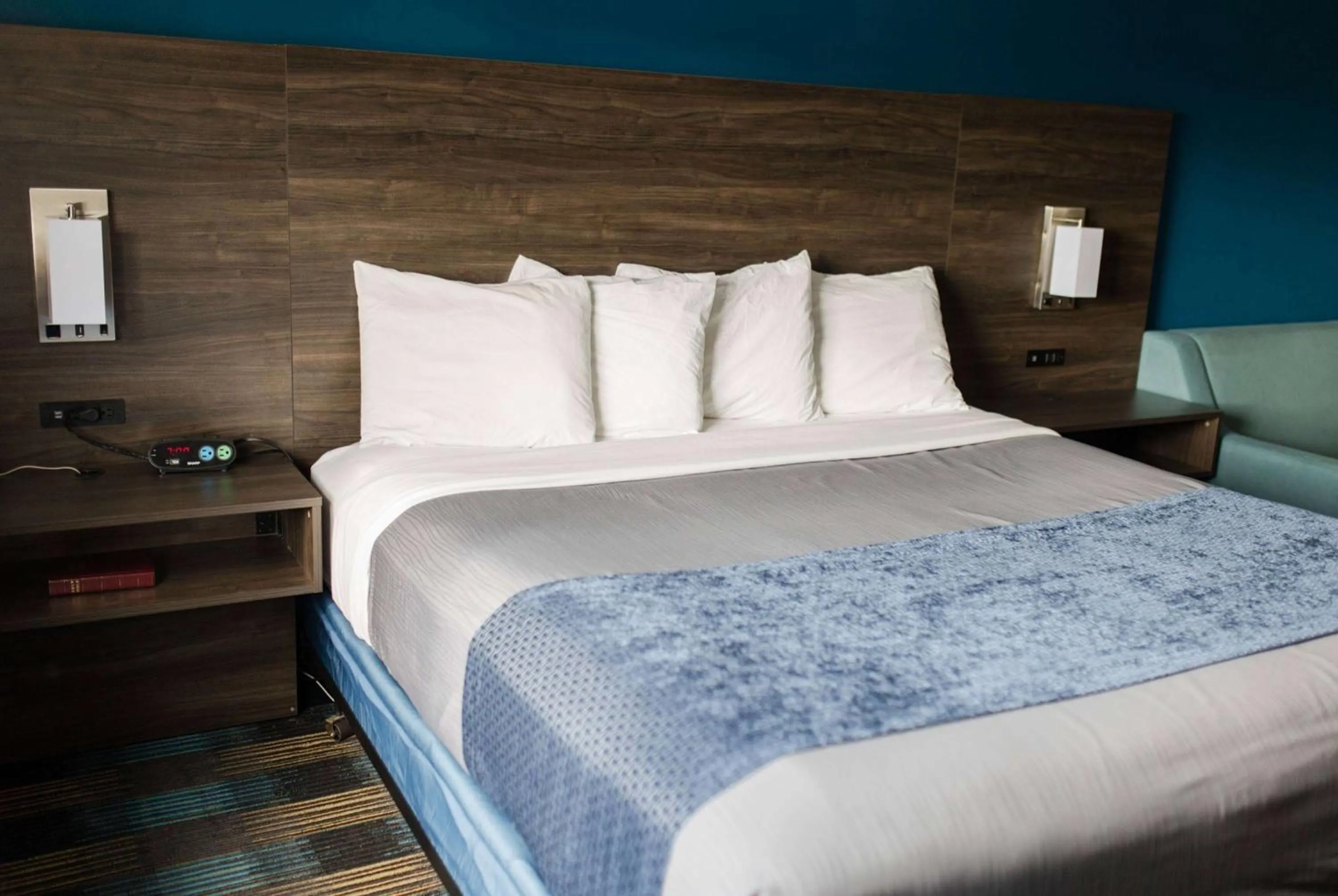 Photo of the whole room, Bed in Travelodge by Wyndham Escanaba