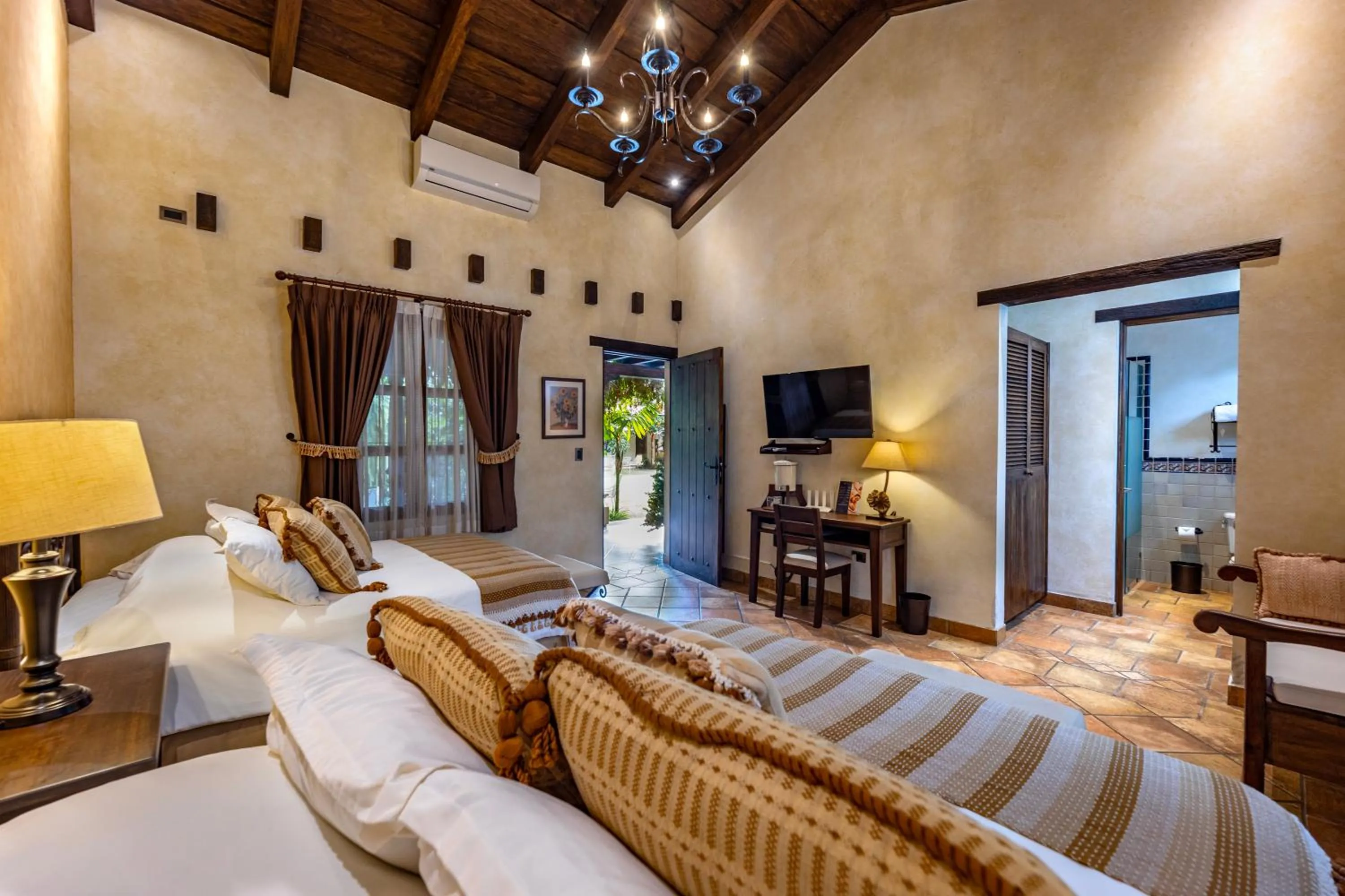 Bed in Casa Faustina Boutique Hotel