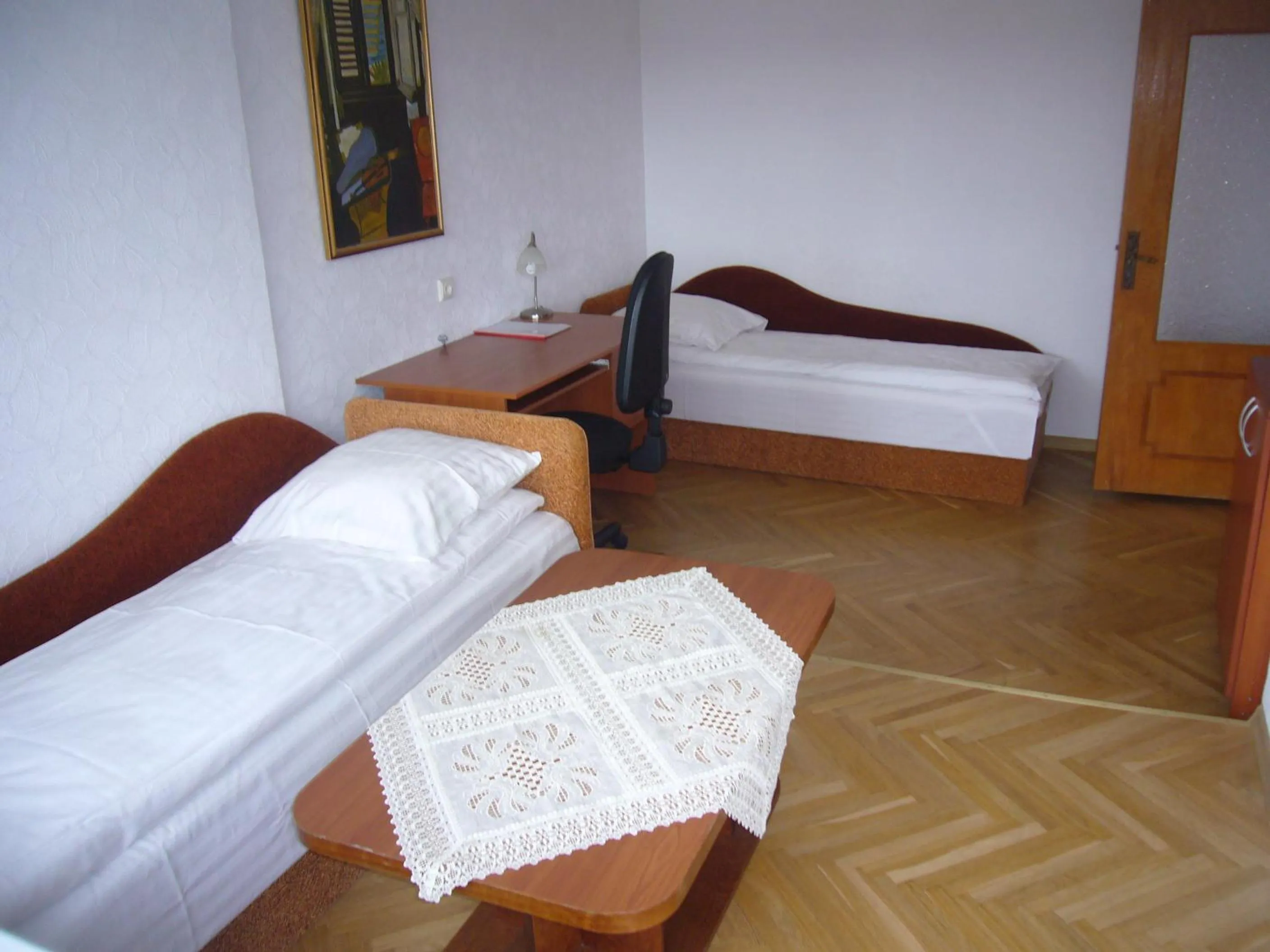 Bedroom, Bed in Family