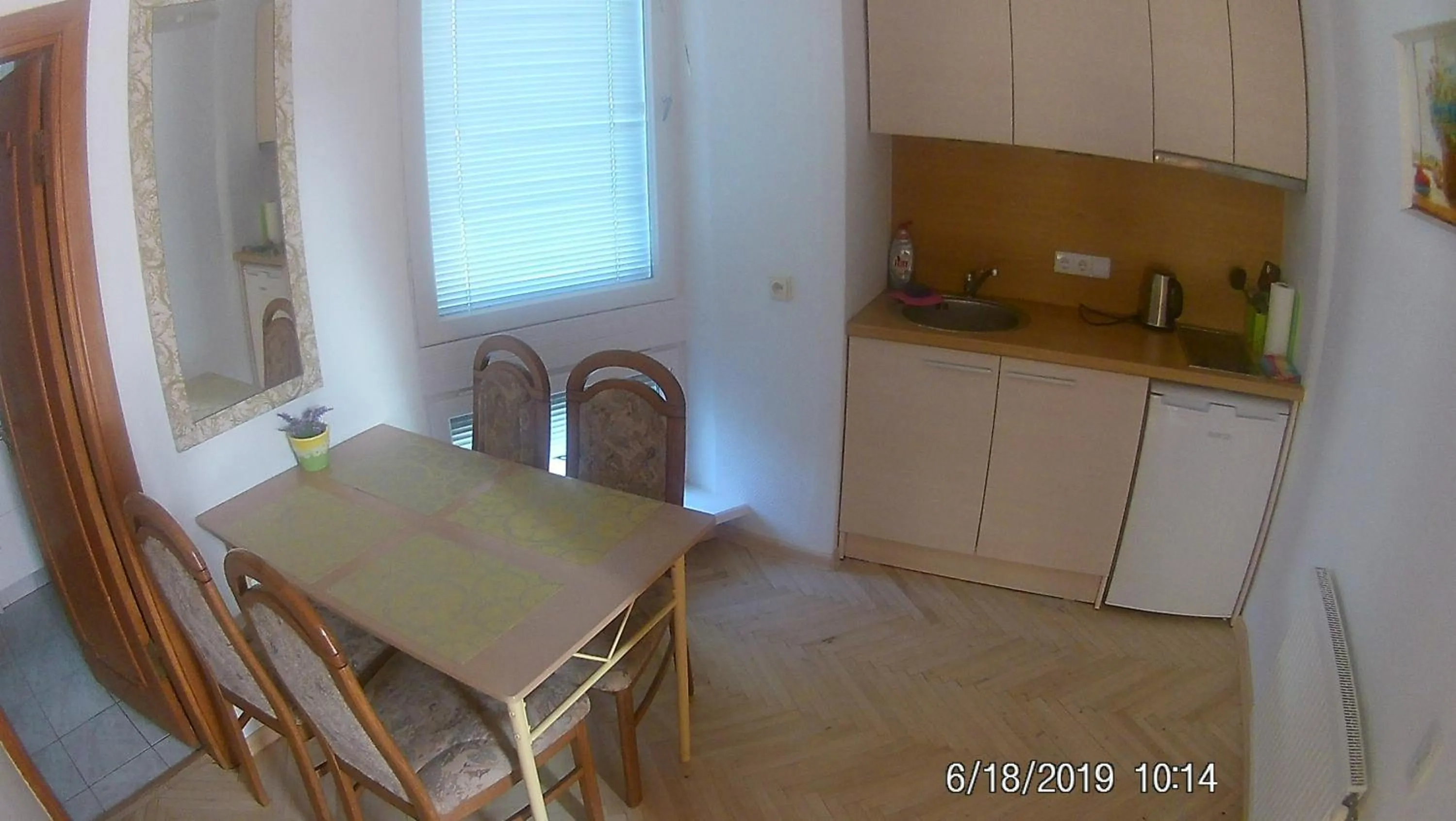 Kitchen or kitchenette in Family