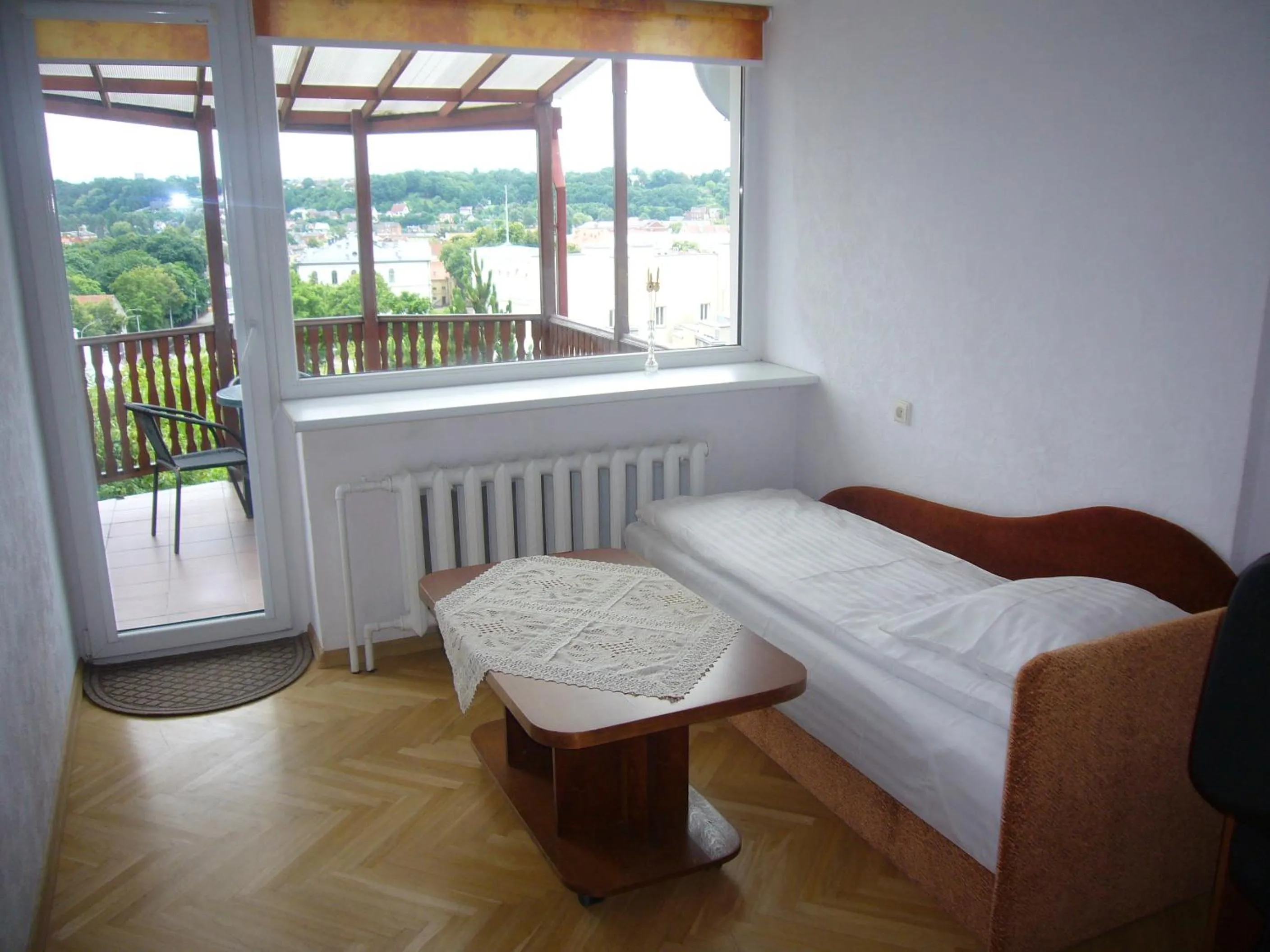 Bedroom, Bed in Family