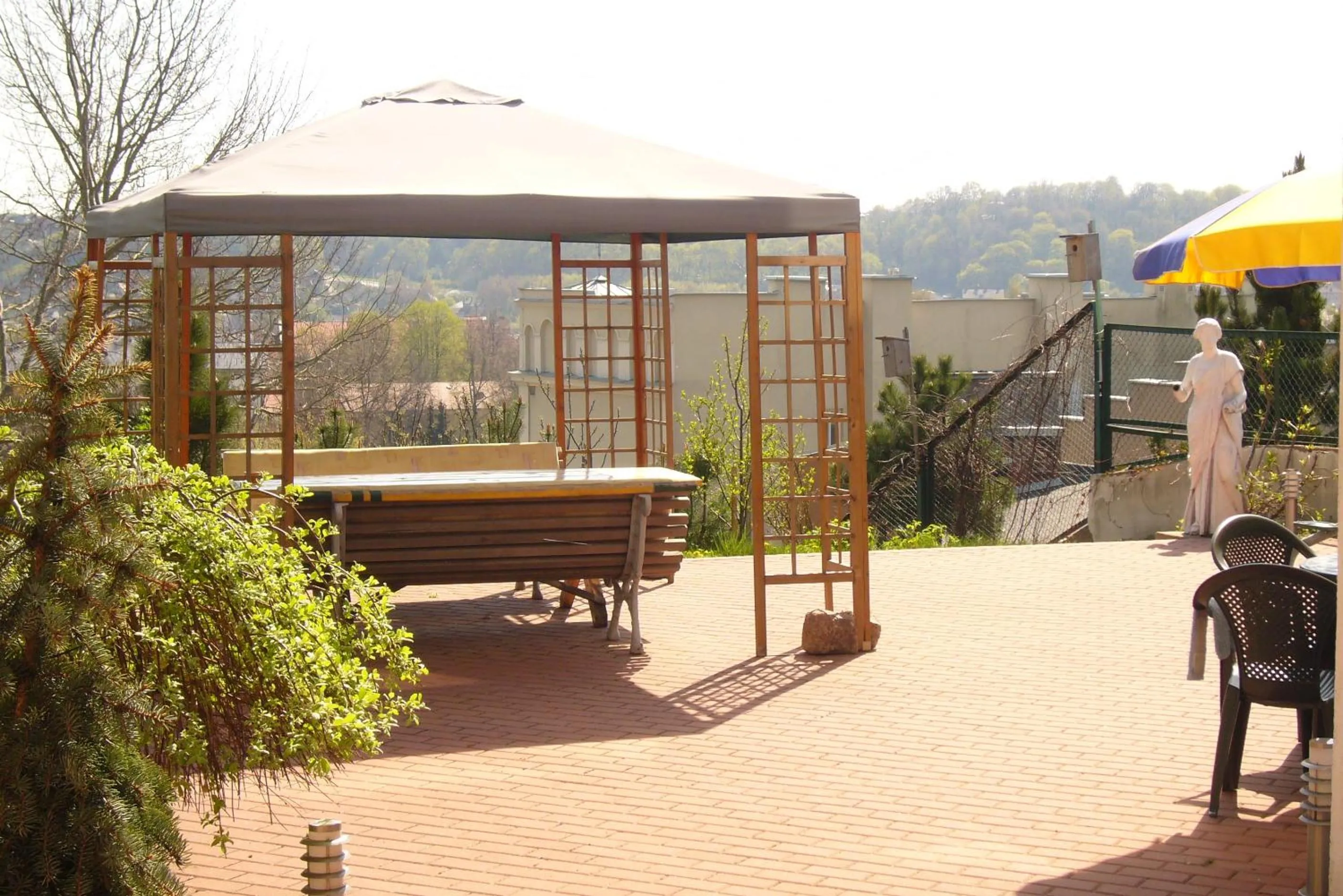 Facade/entrance in Family