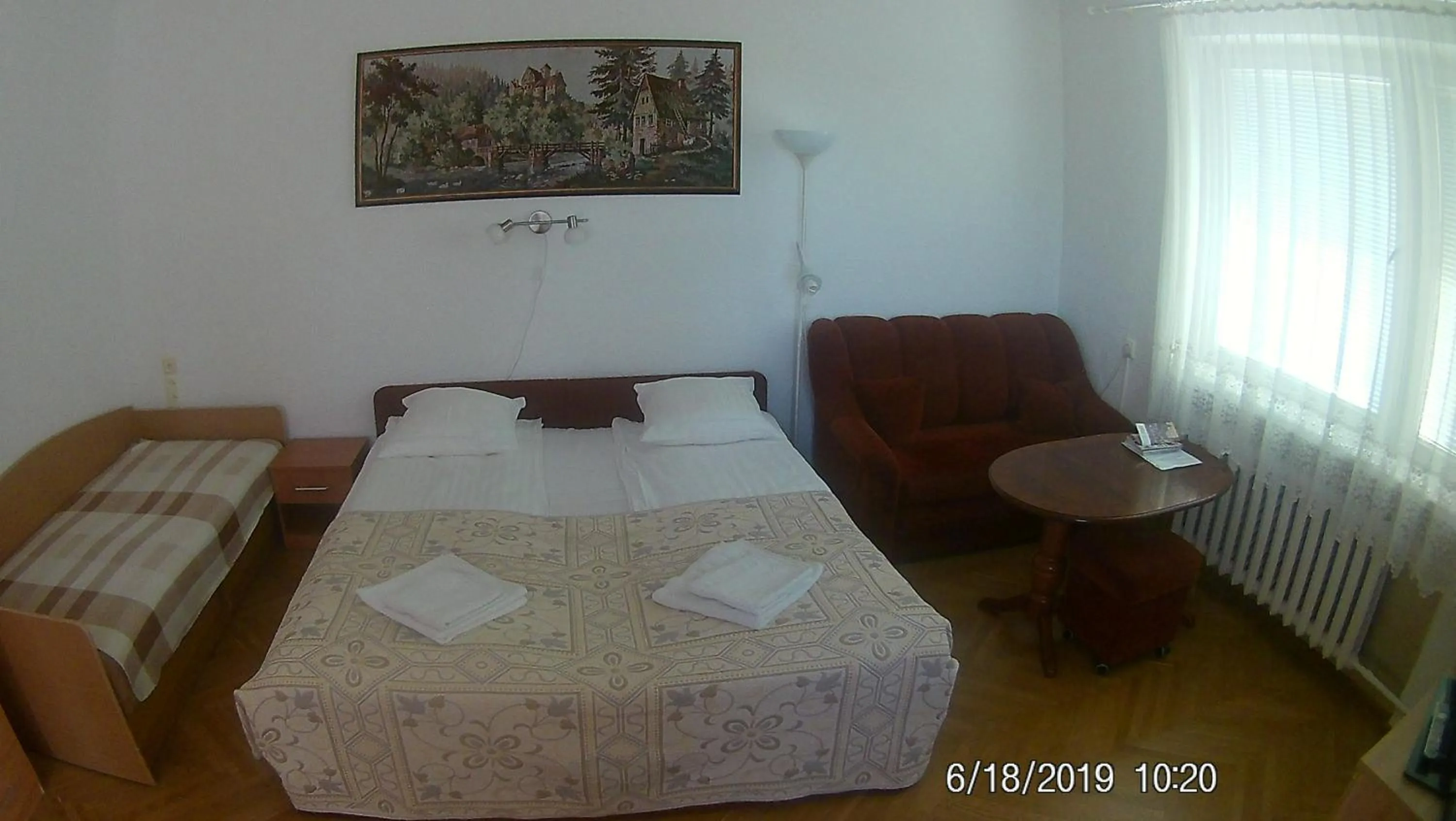Photo of the whole room, Bed in Family