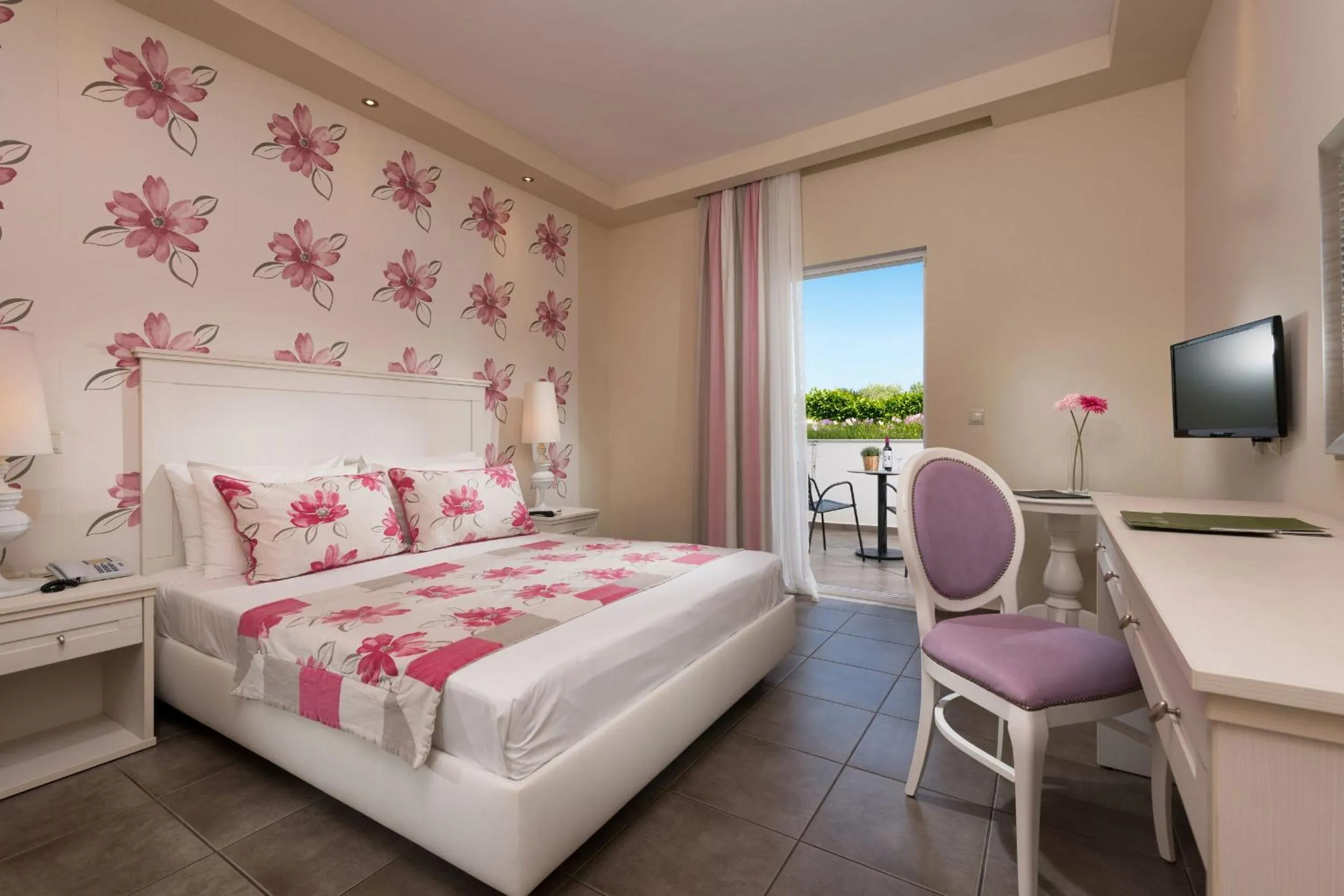 Bed in Louloudis Boutique Hotel