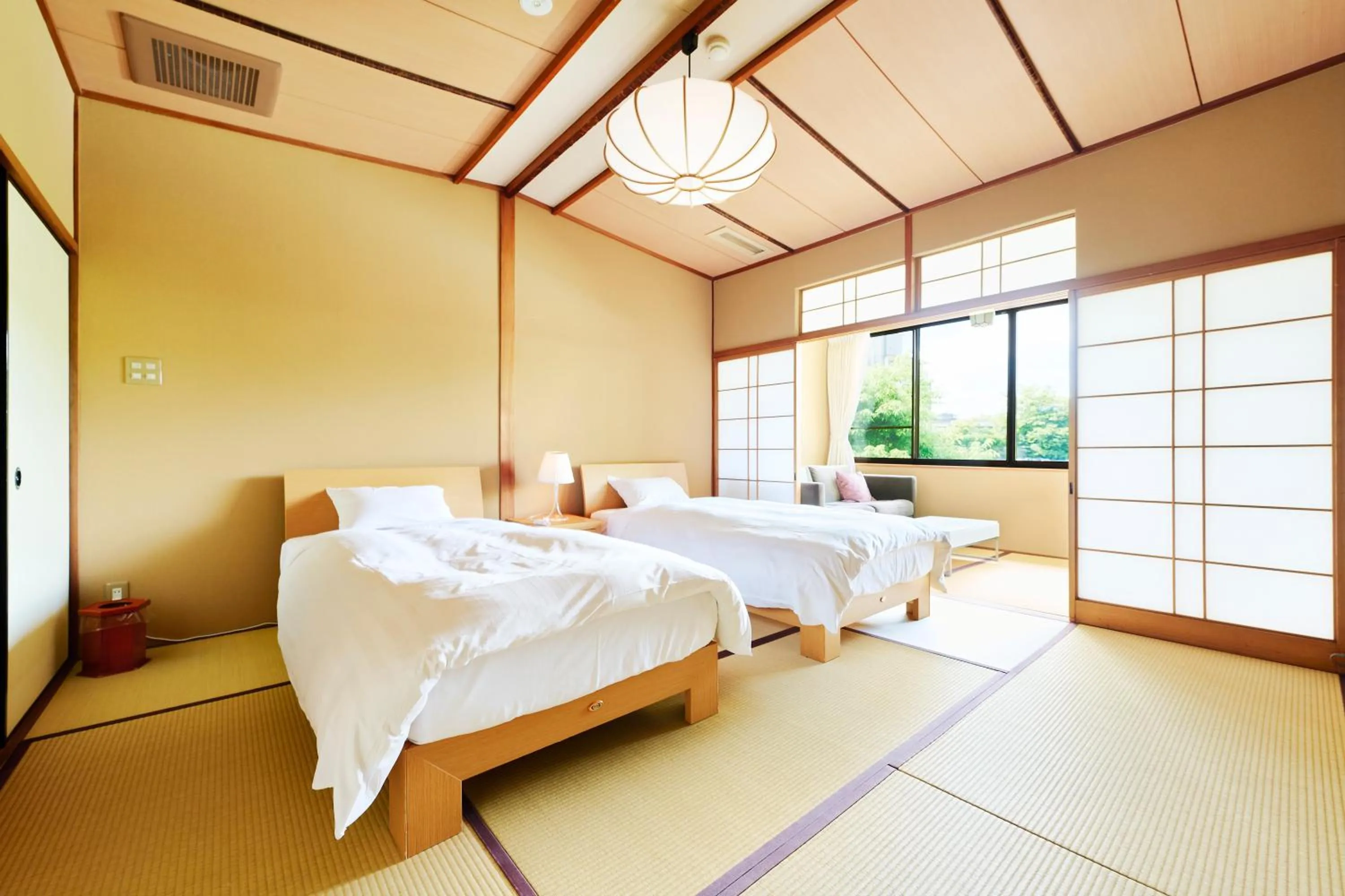 Bed in Arima Onsen Takayamaso Hanano