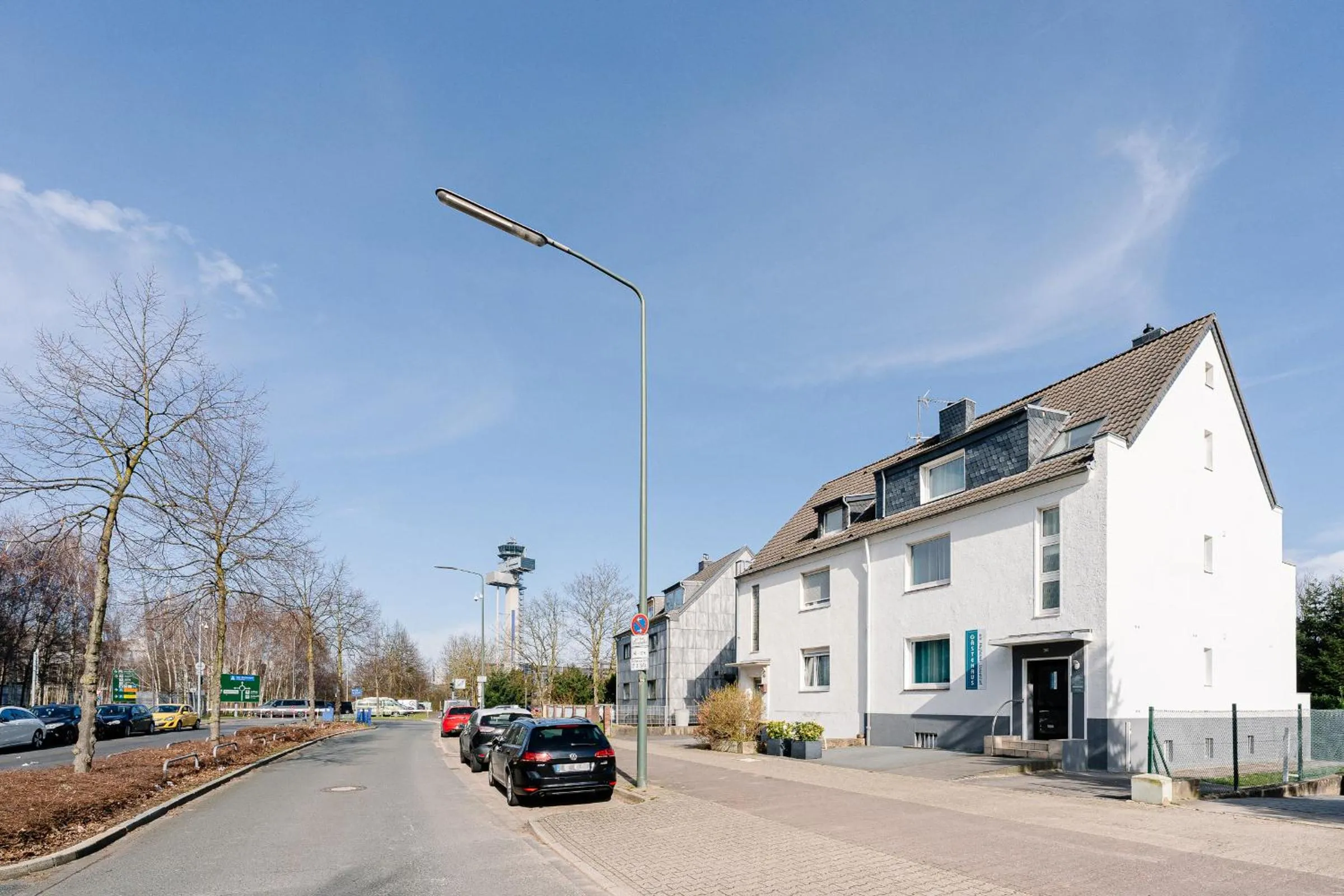 Property building in GästeHaus am Flughafen Düsseldorf