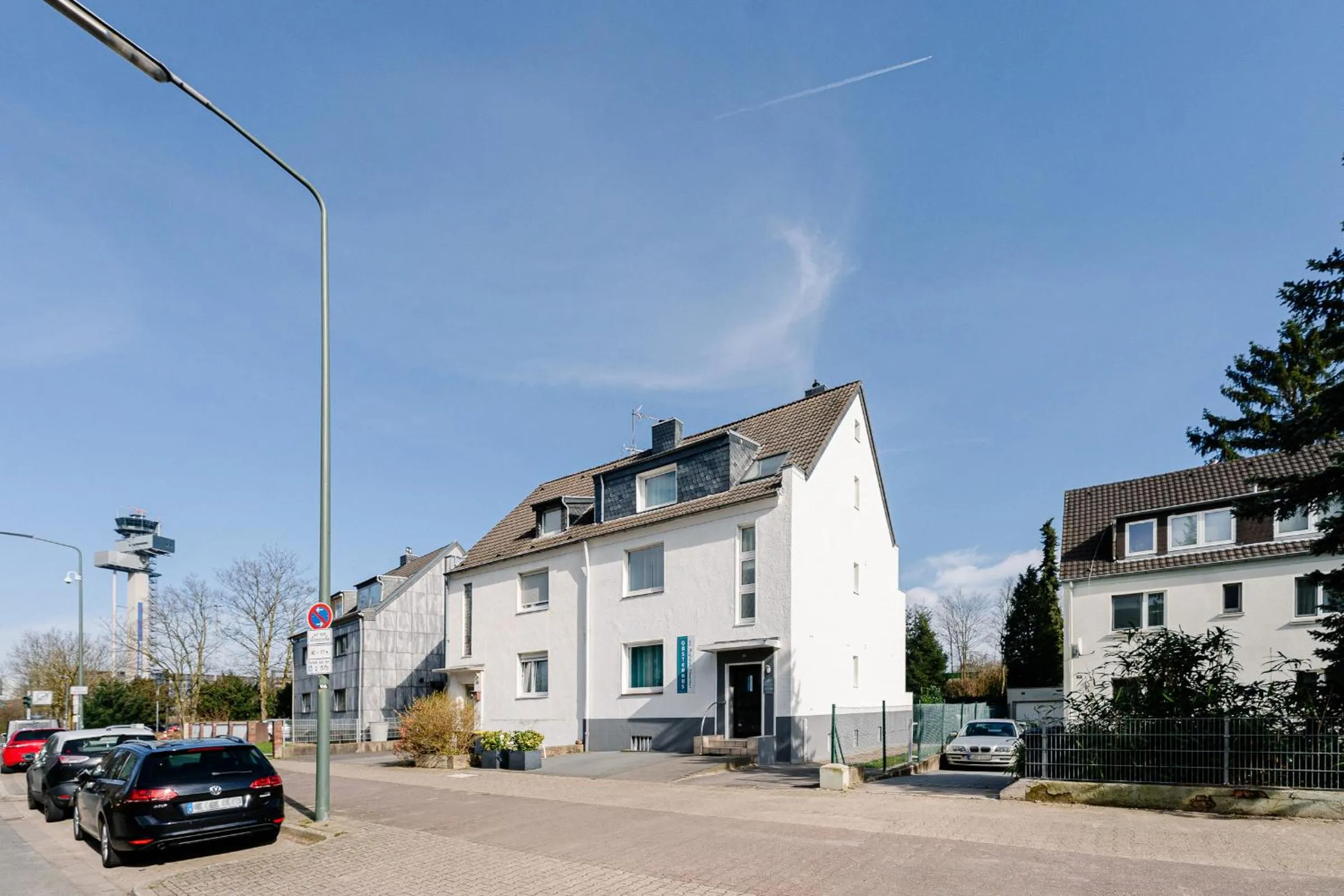 Property building in GästeHaus am Flughafen Düsseldorf