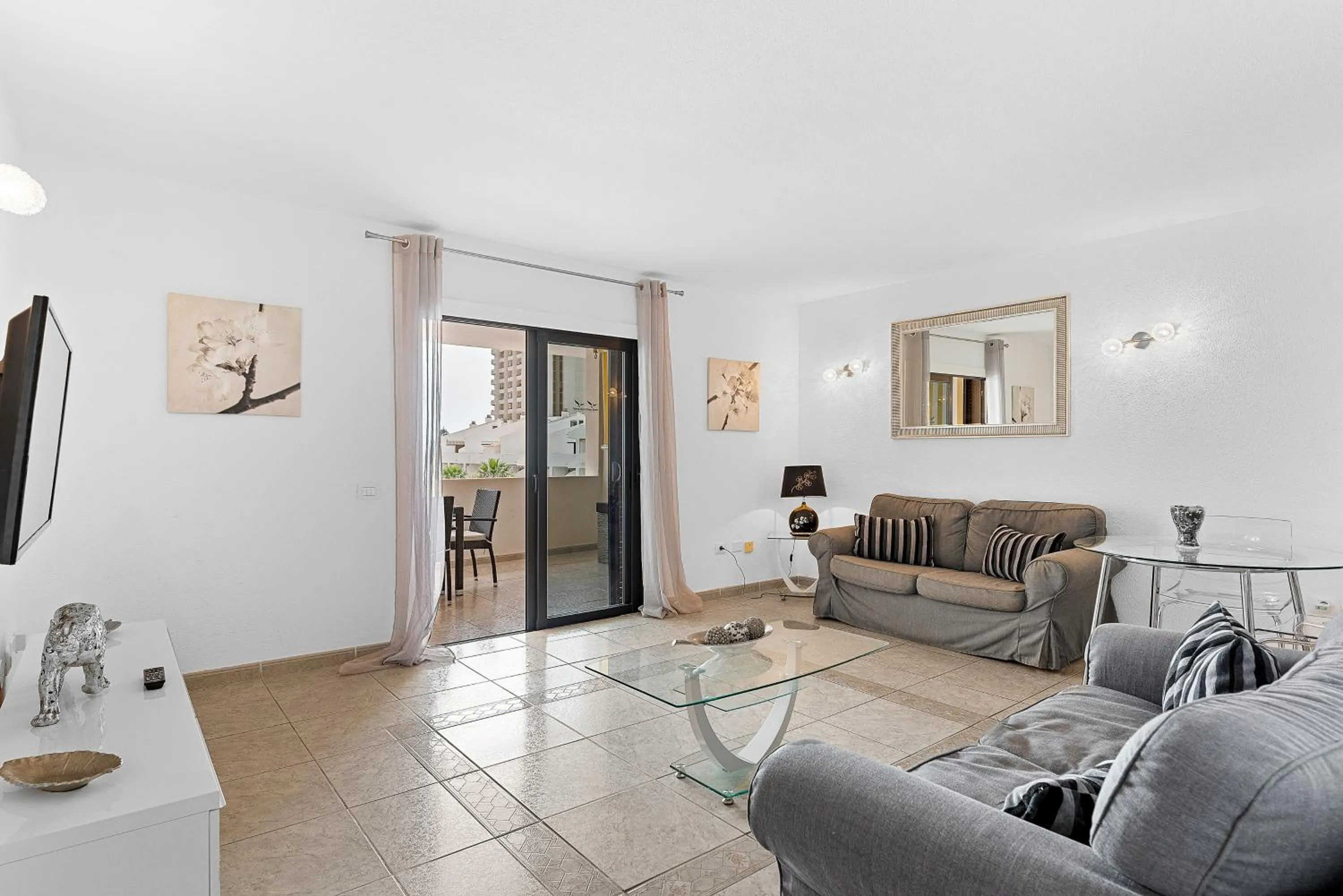 Living room in Paloma Beach Apartments