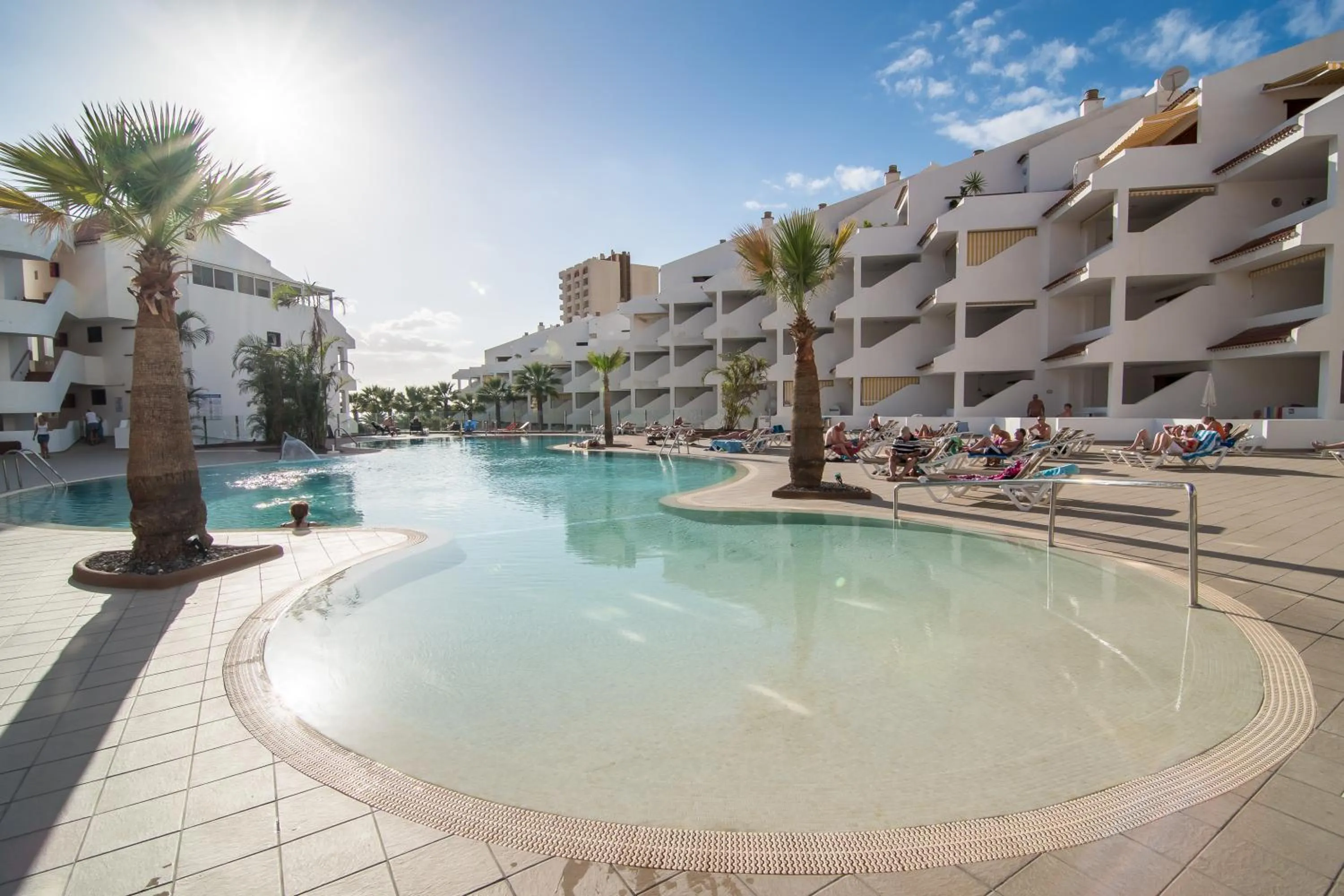 Swimming pool in Paloma Beach Apartments