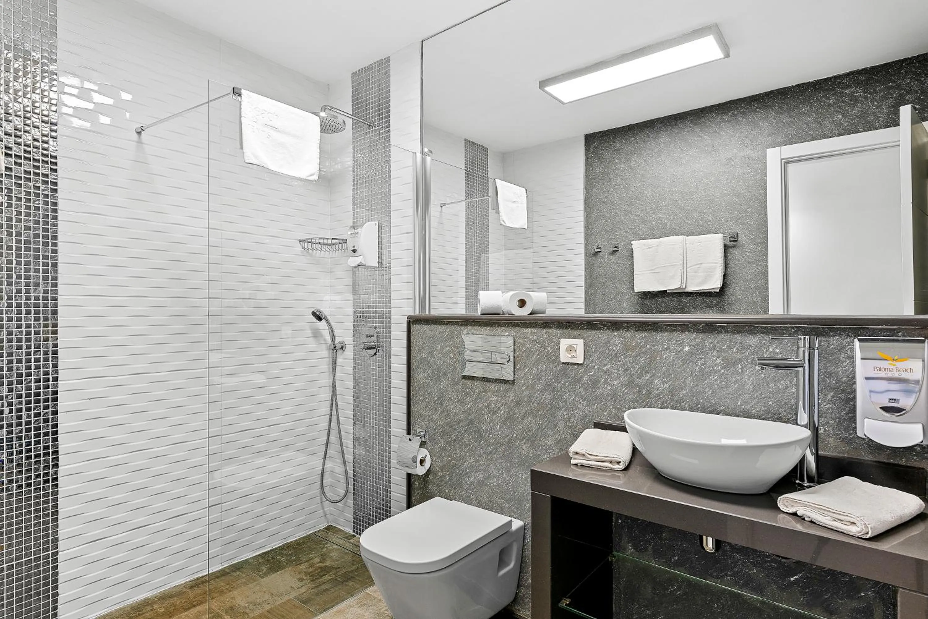 Shower in Paloma Beach Apartments