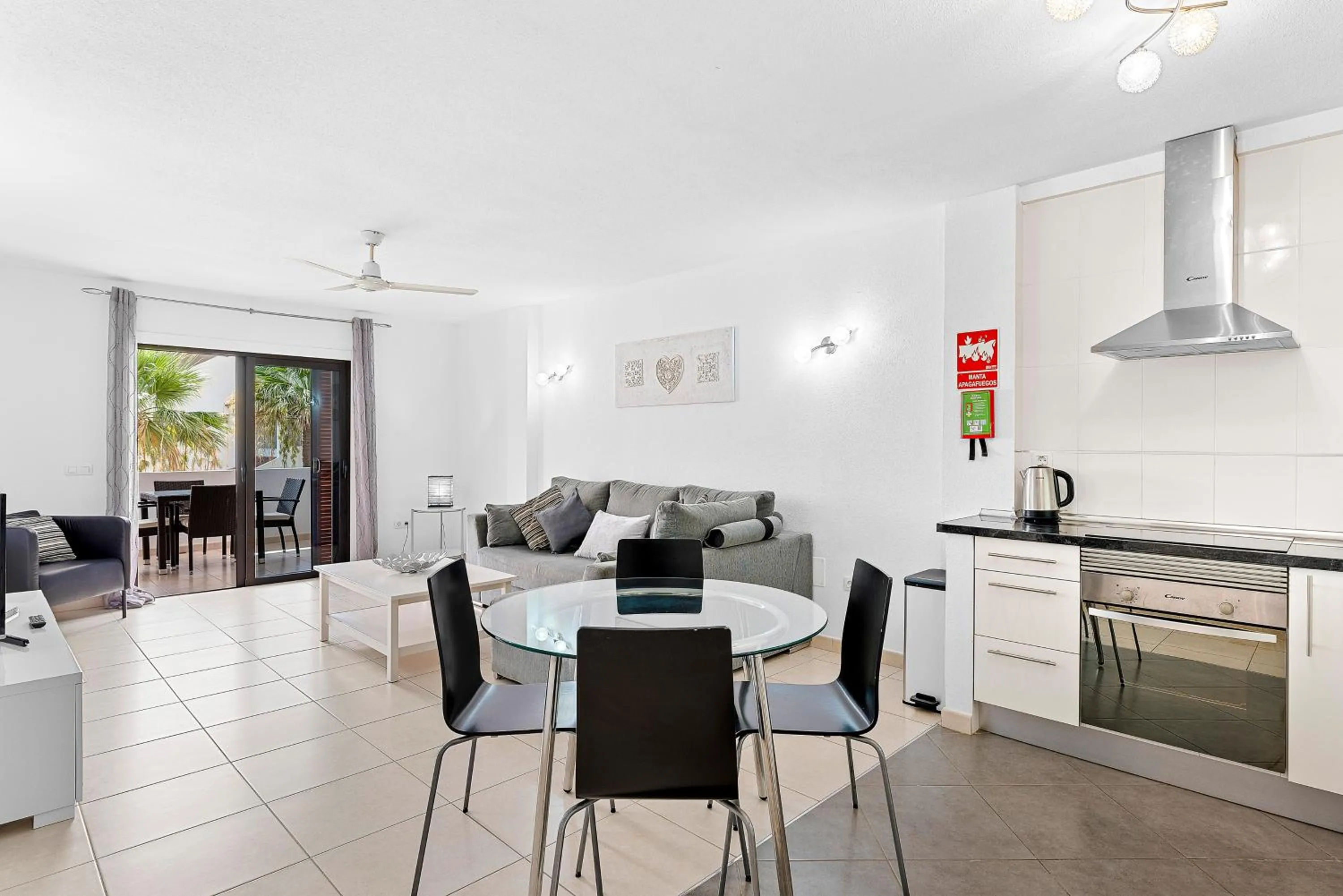 Kitchen or kitchenette in Paloma Beach Apartments