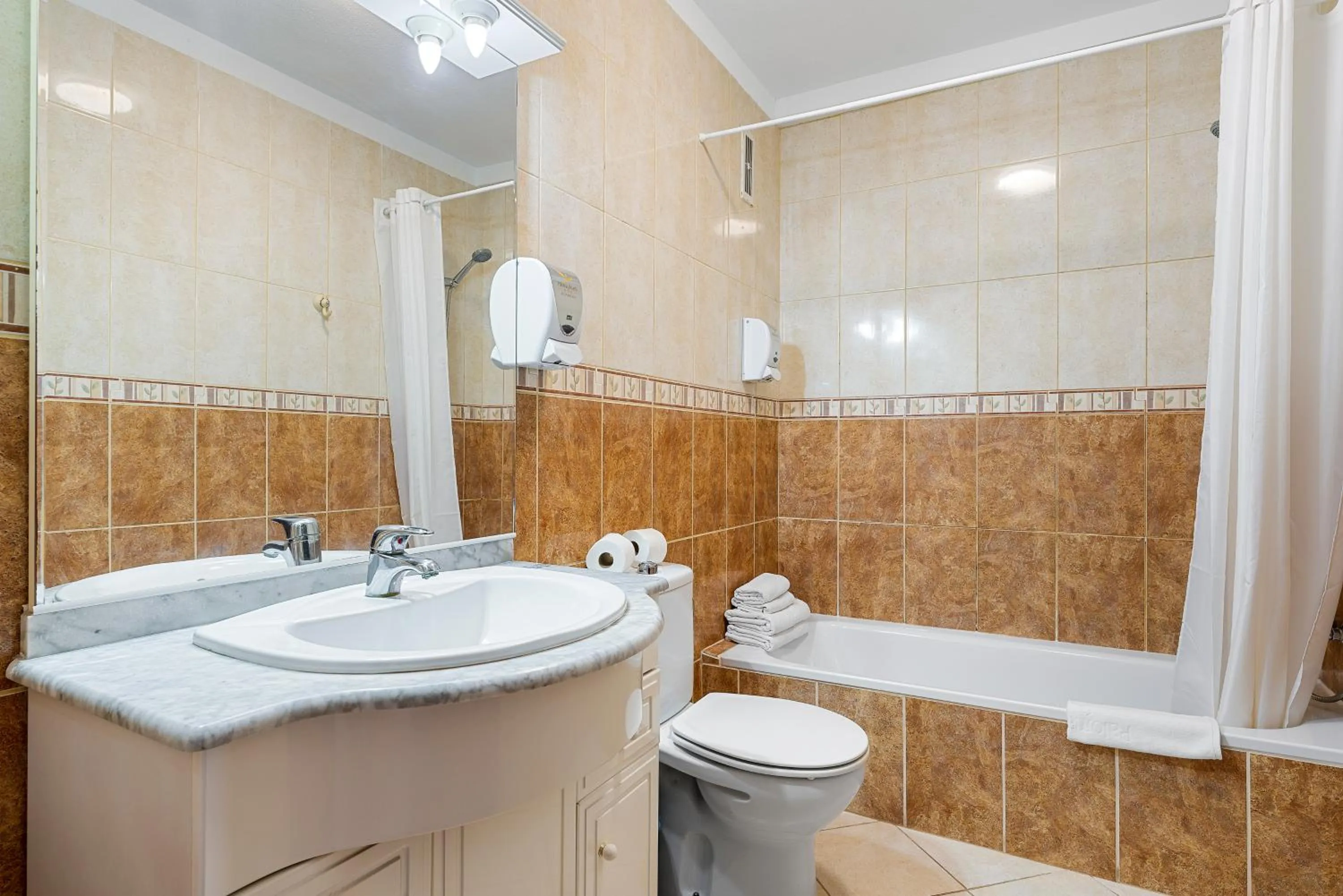 Shower in Paloma Beach Apartments