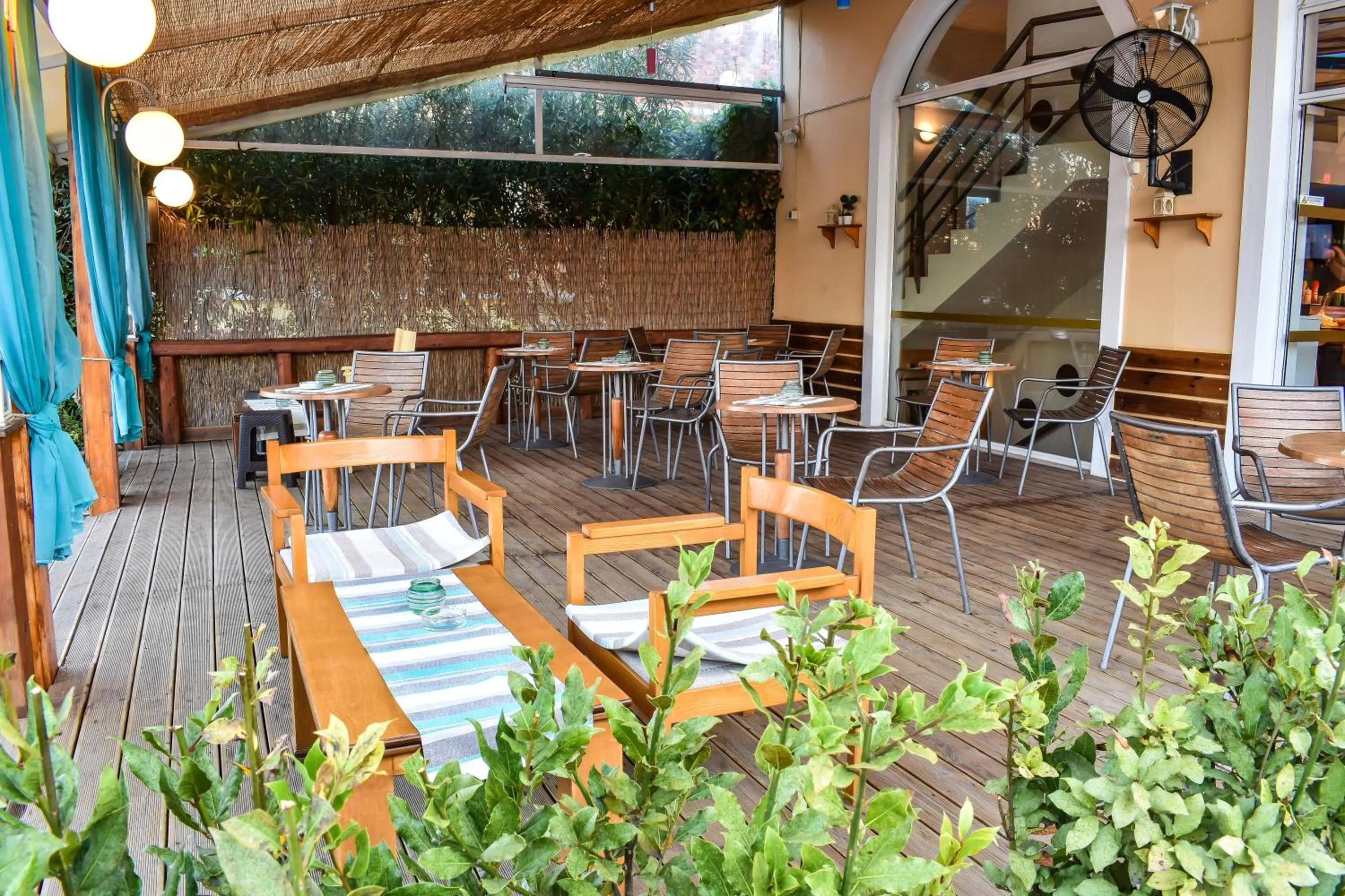 Restaurant/places to eat in Govino Bay