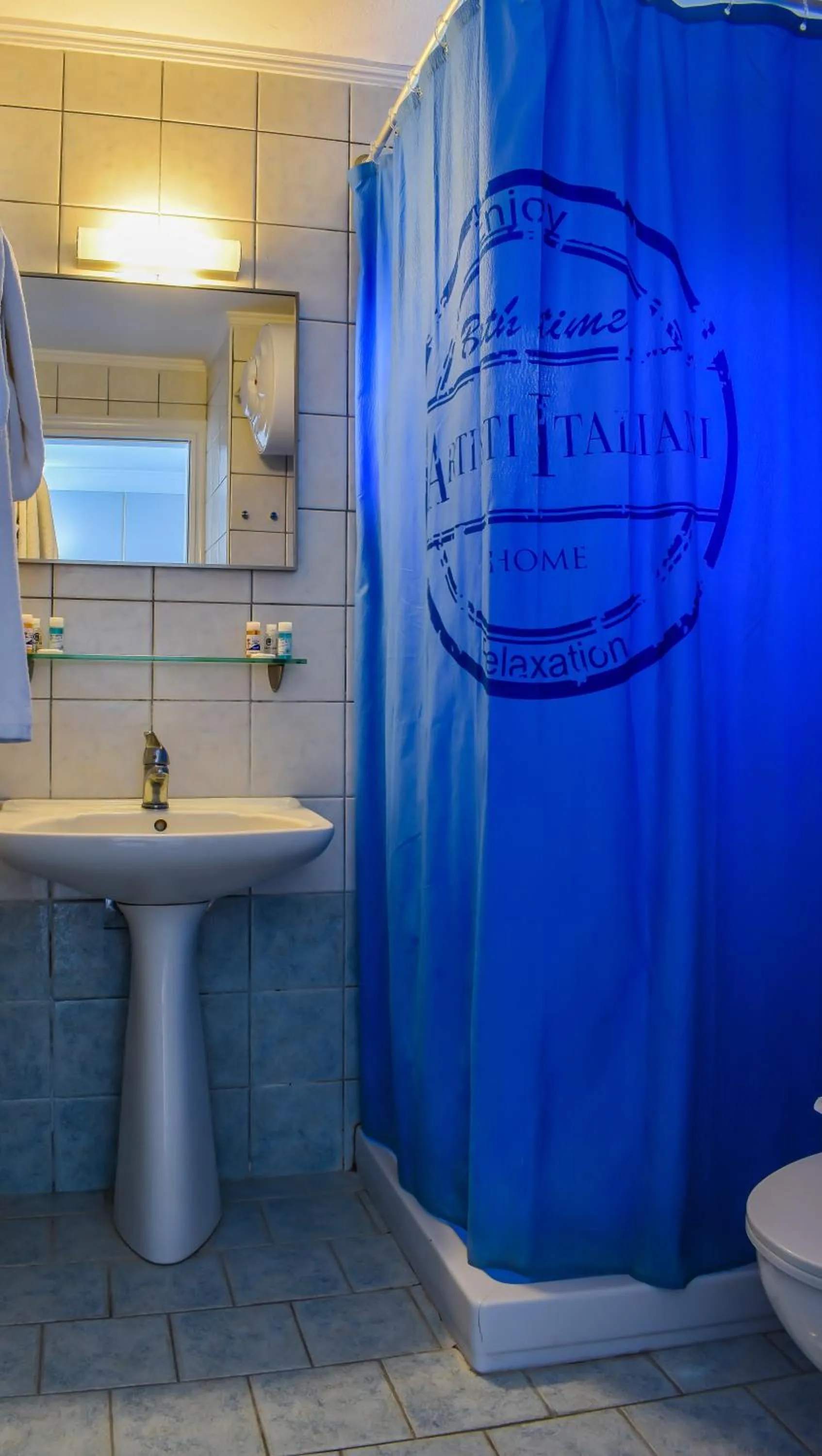 Shower in Govino Bay