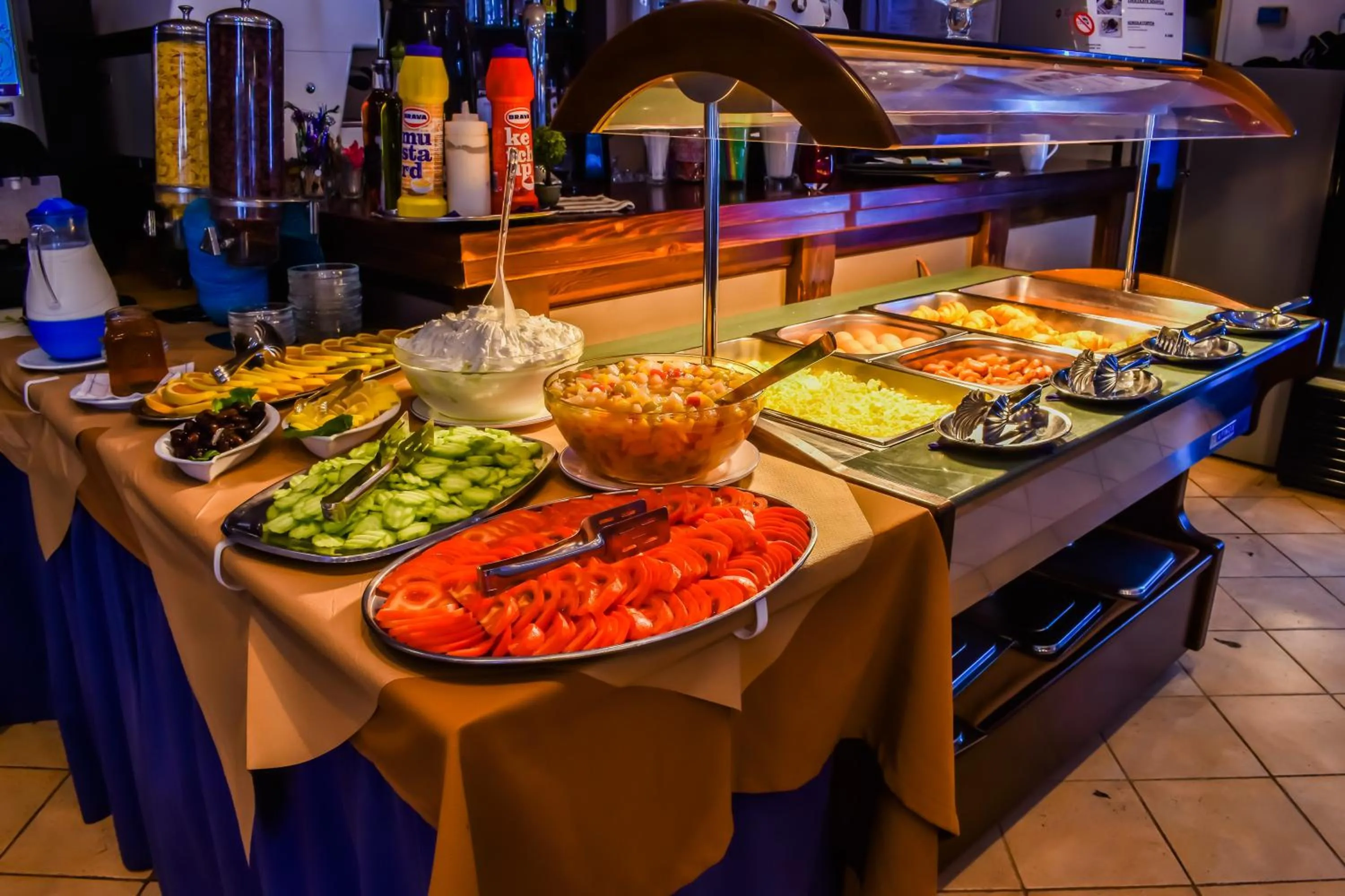 Buffet breakfast in Govino Bay