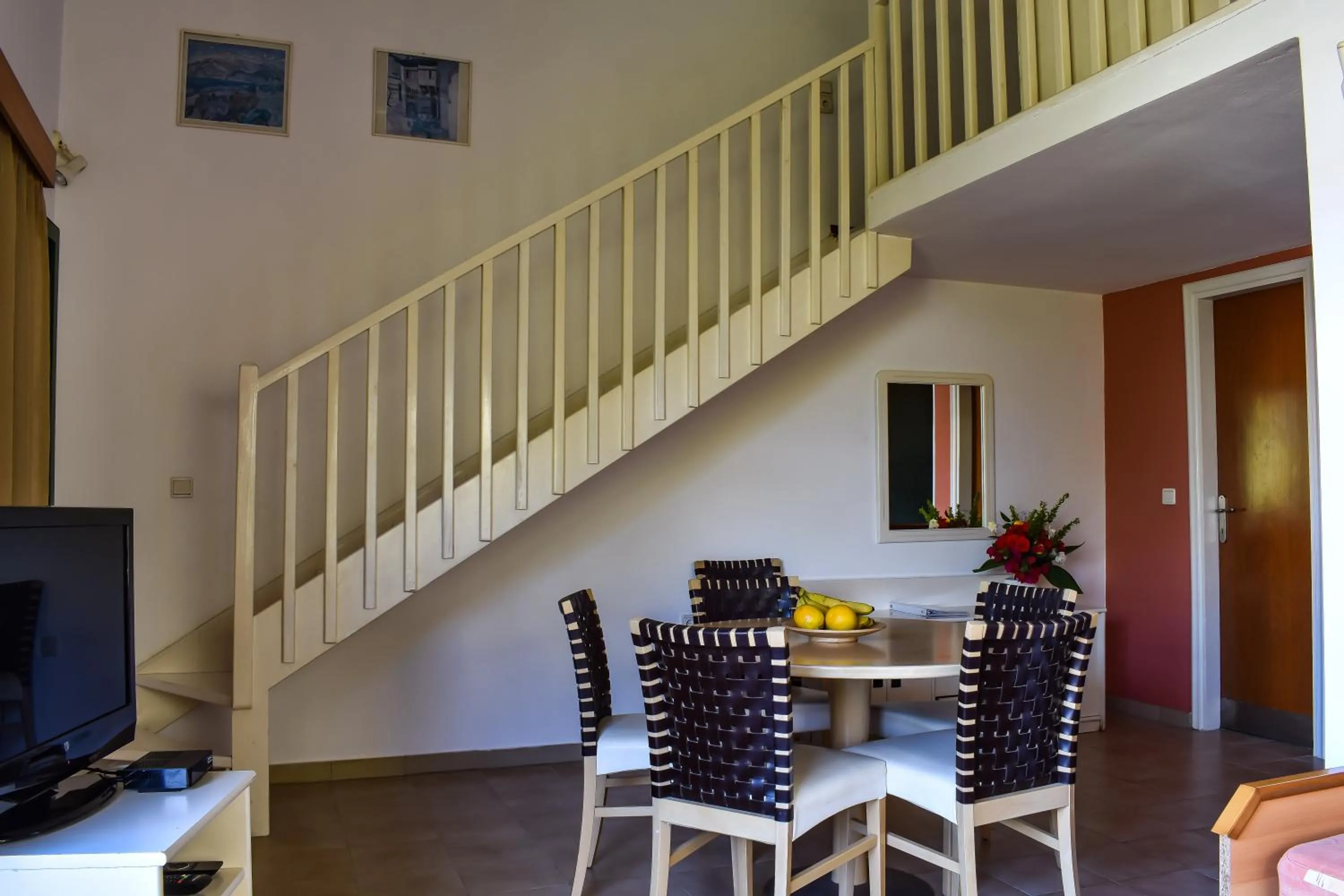 Dining area in Govino Bay