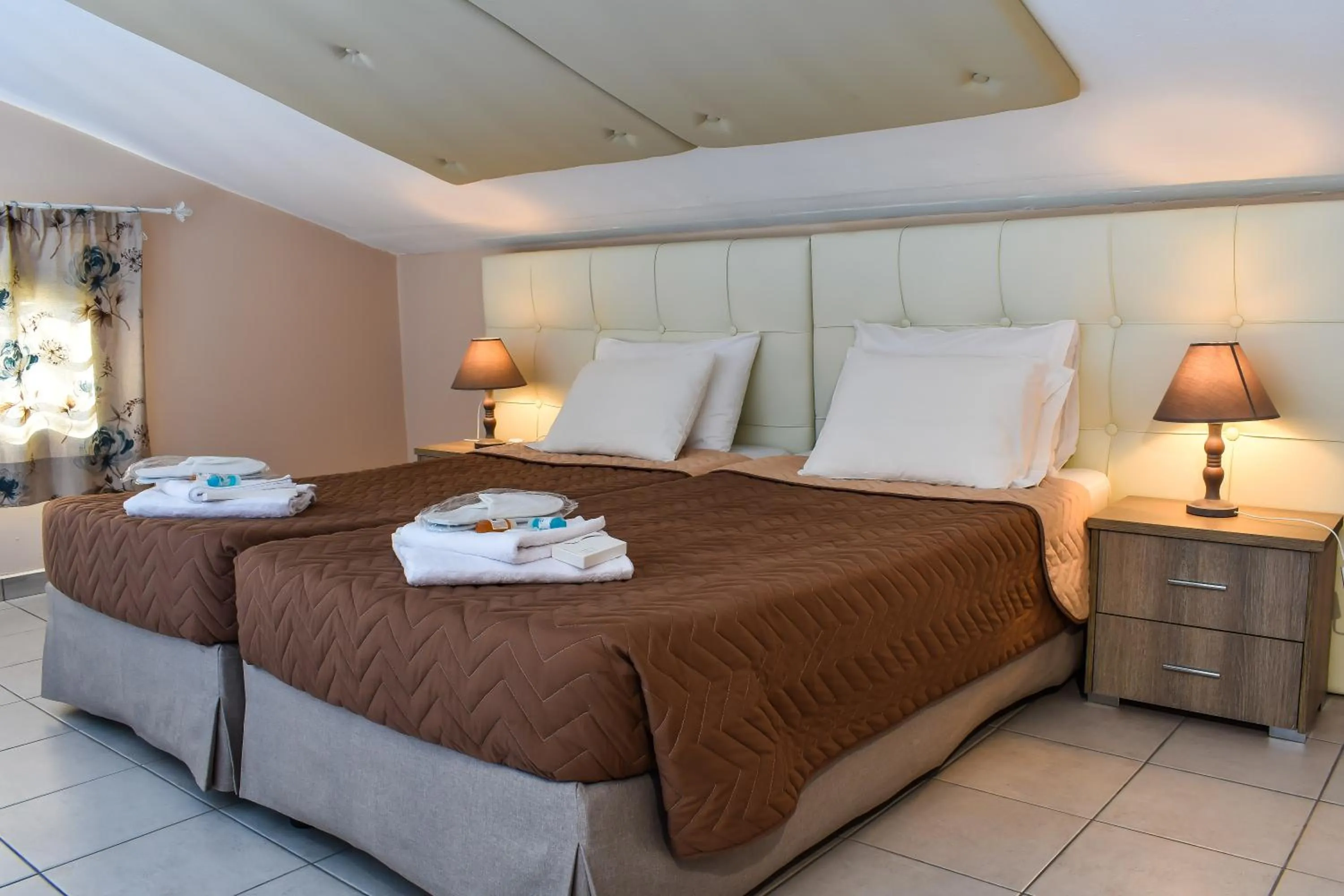 Bedroom, Bed in Govino Bay